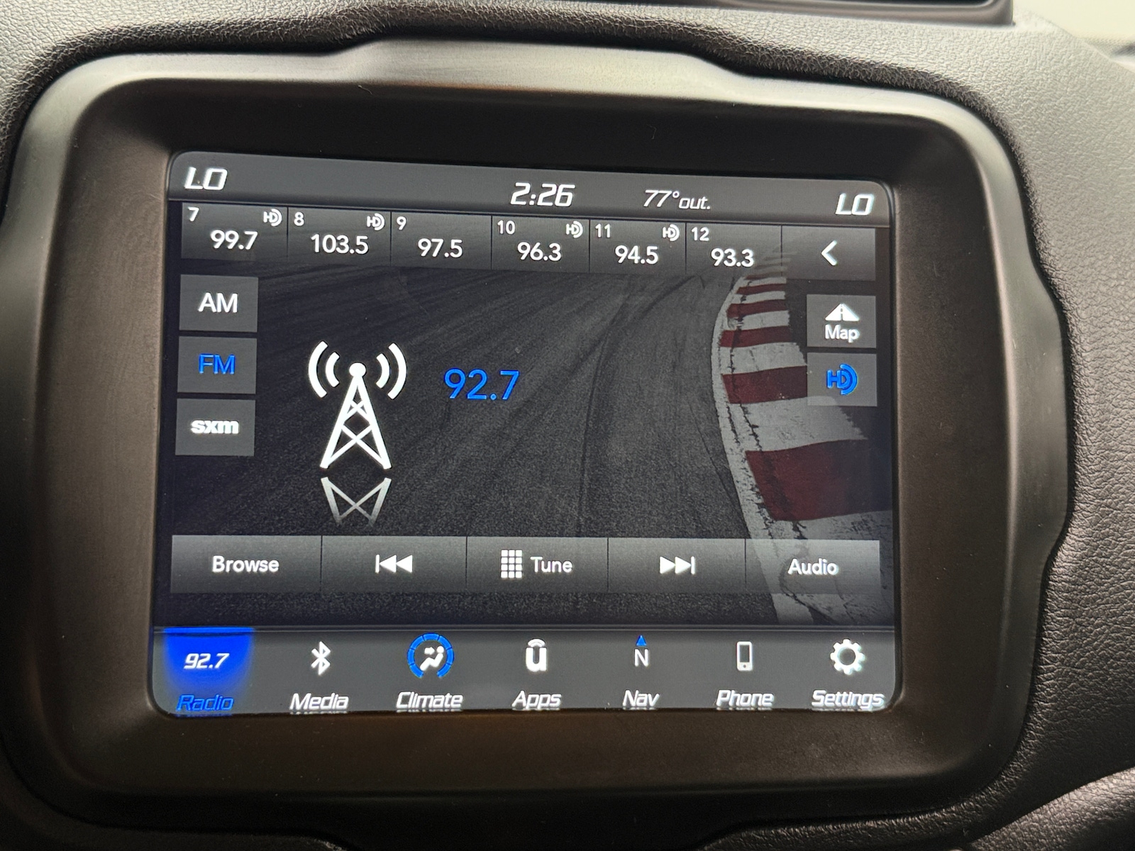 Thumbnail: 2018 Jeep Renegade - 4