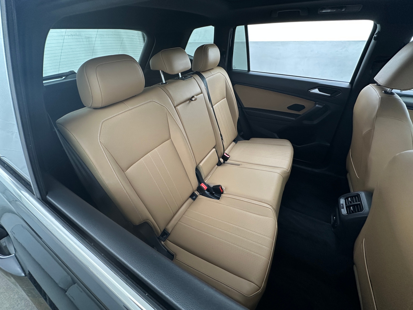 Thumbnail: 2022 Volkswagen Tiguan - 5