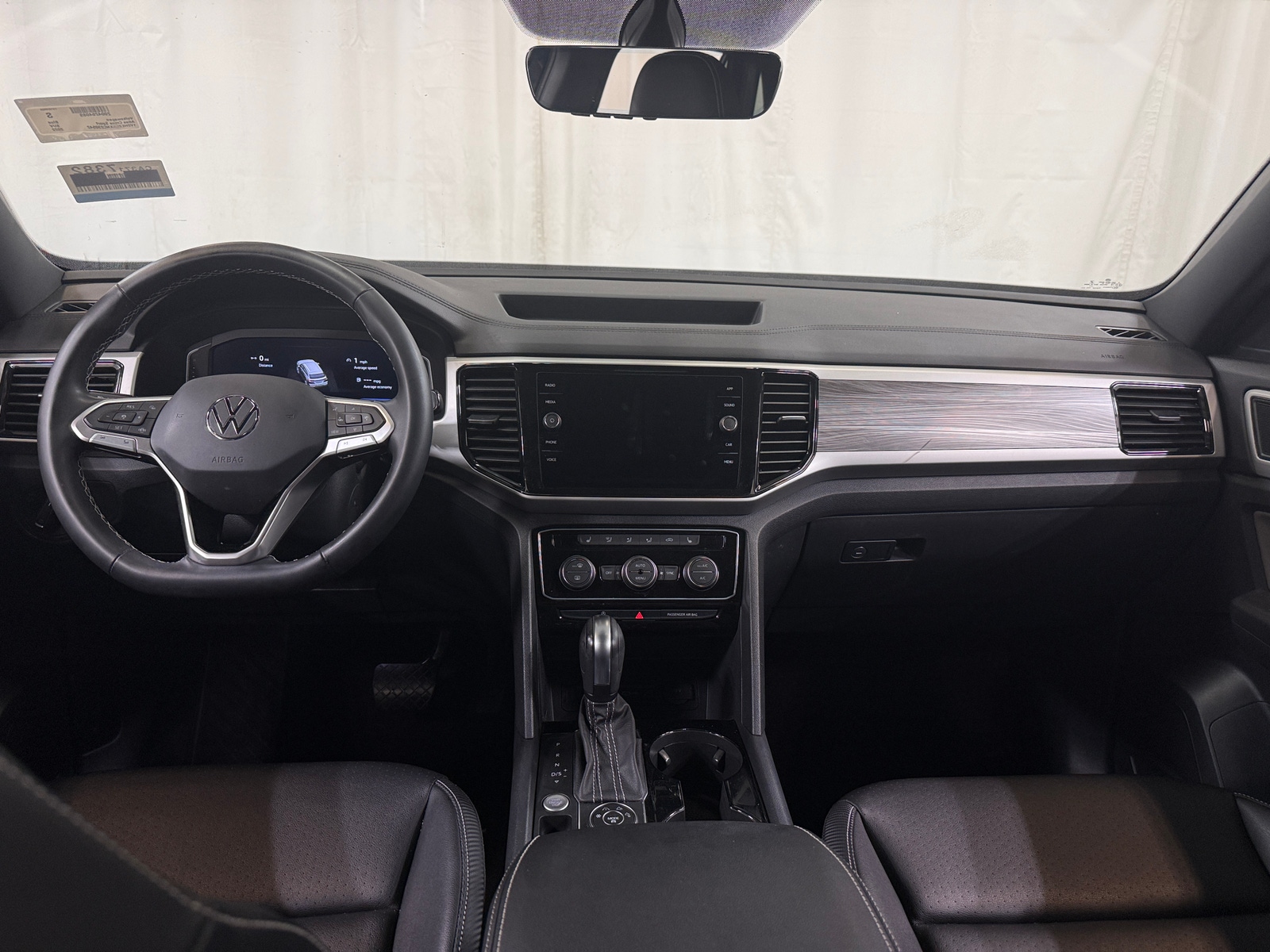 Thumbnail: 2022 Volkswagen Atlas - 3