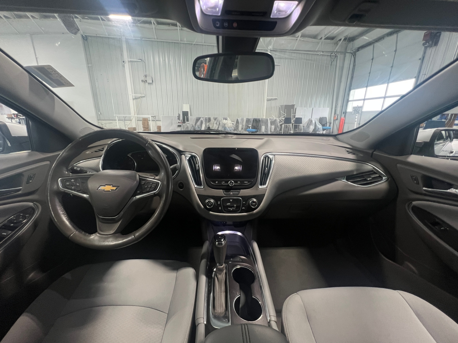 Thumbnail: 2018 Chevrolet Malibu - 3