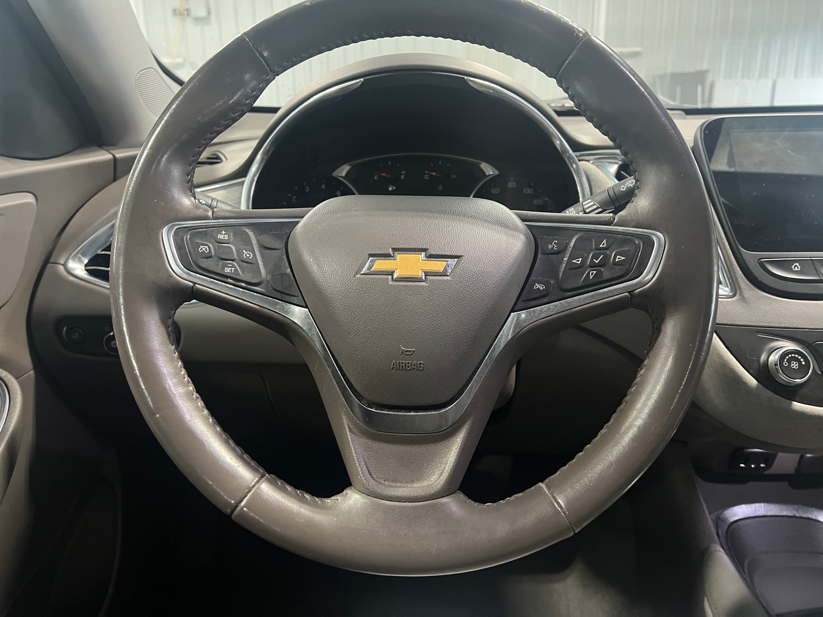 Thumbnail: 2018 Chevrolet Malibu - 5