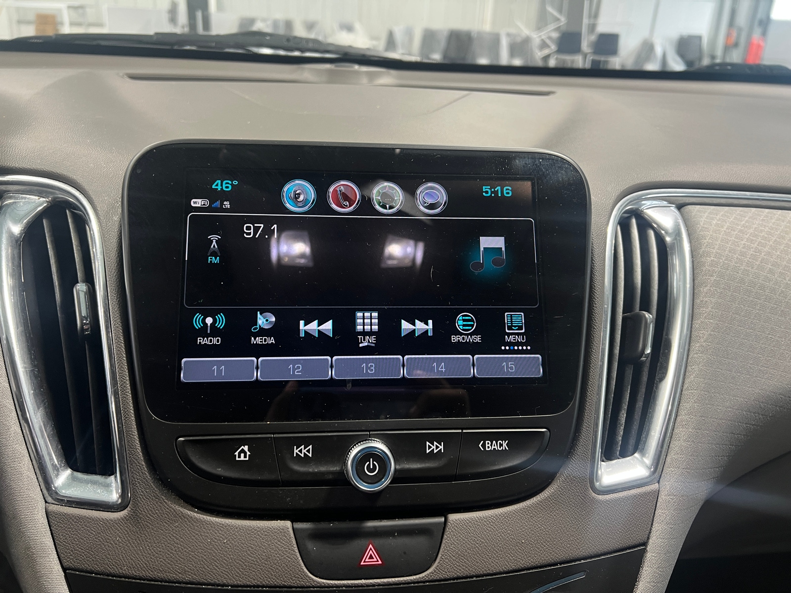 Thumbnail: 2018 Chevrolet Malibu - 4