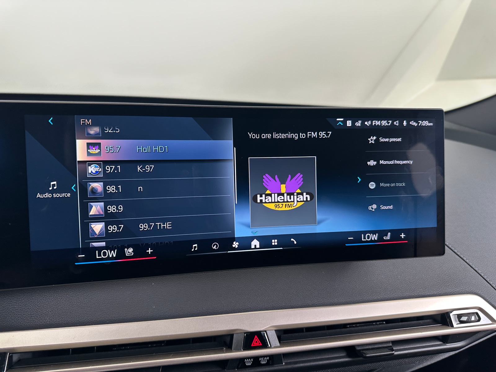 Thumbnail: 2024 BMW iX - 3