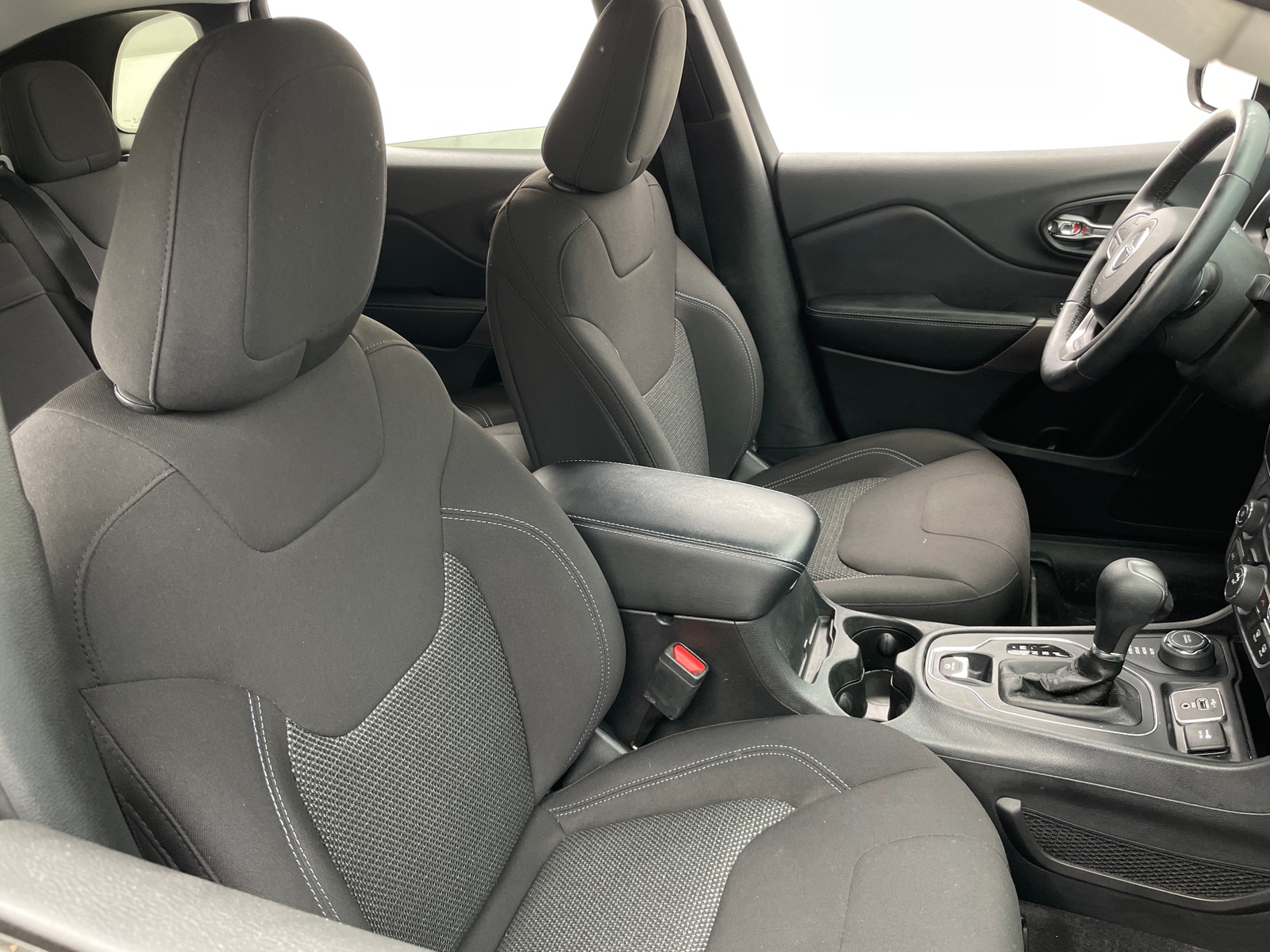 Thumbnail: 2019 Jeep Cherokee - 2