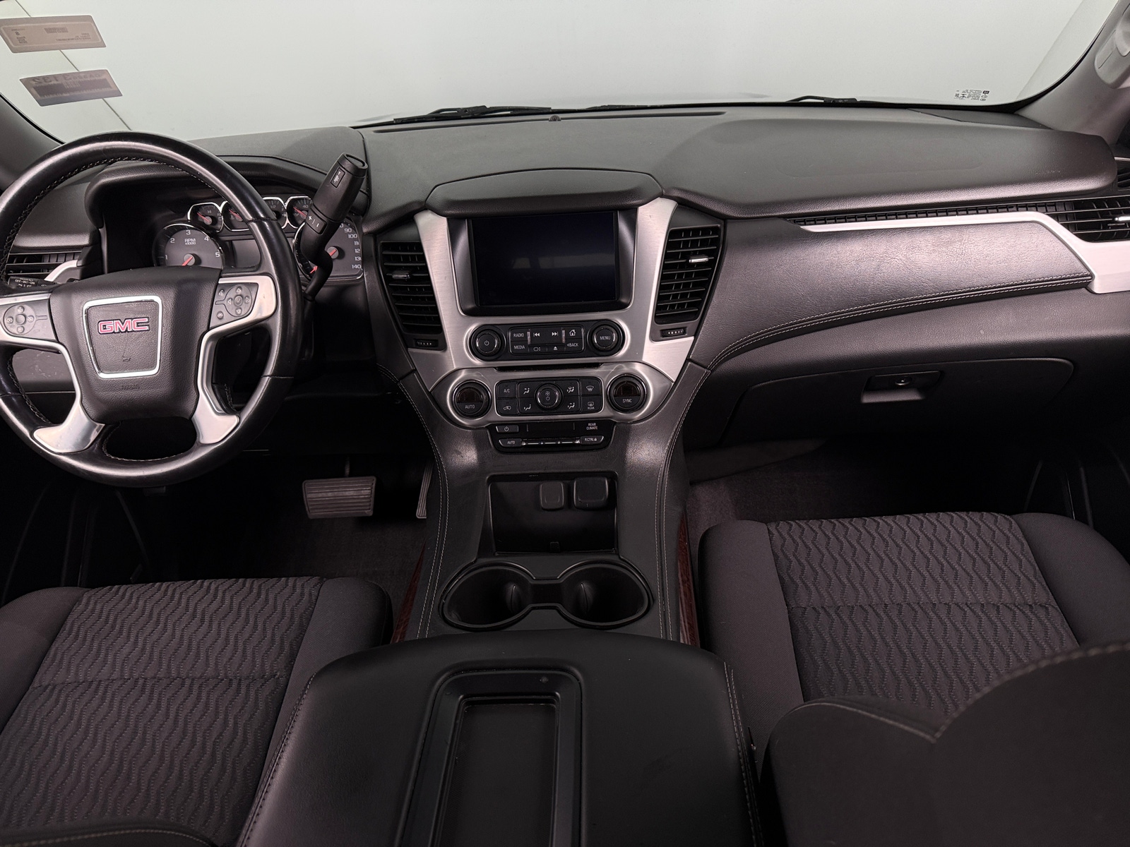 Thumbnail: 2019 GMC Yukon XL - 3