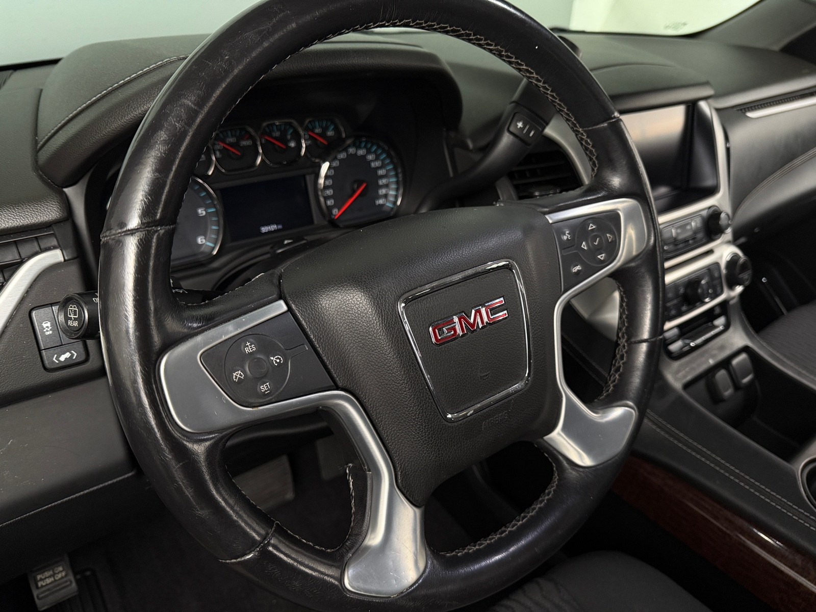 Thumbnail: 2019 GMC Yukon XL - 5