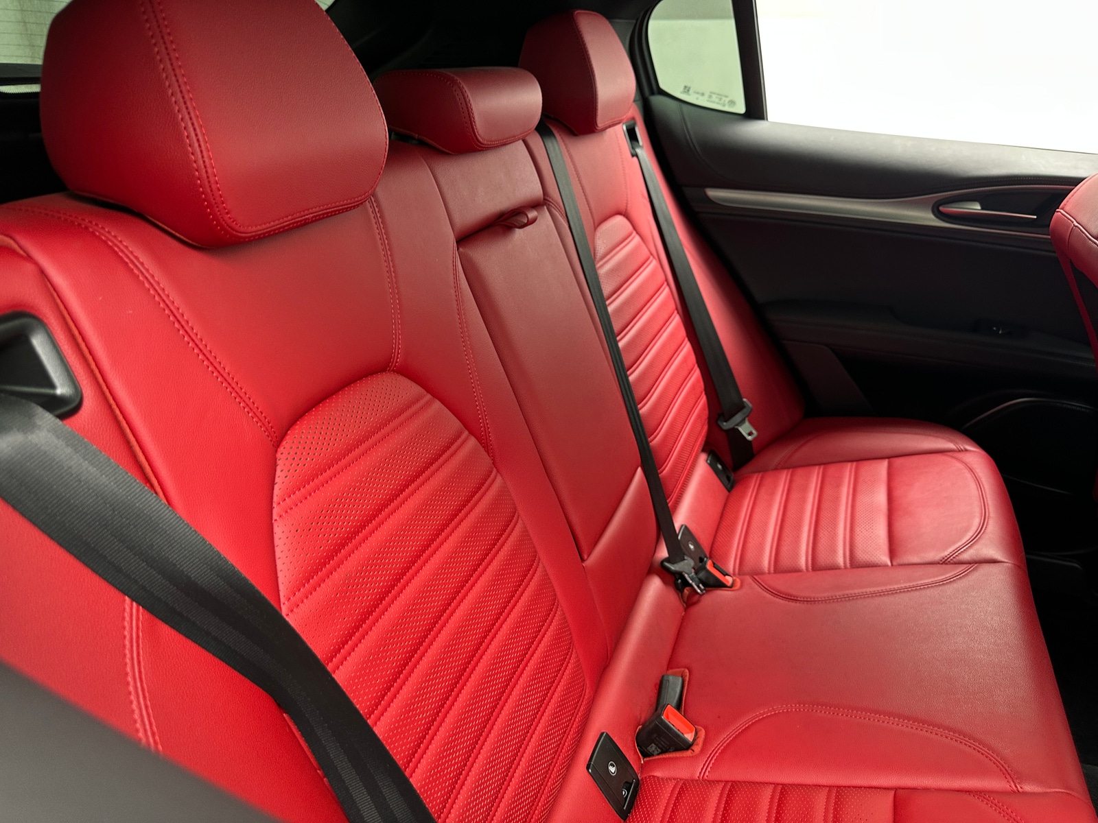 Thumbnail: 2022 Alfa Romeo Stelvio - 5