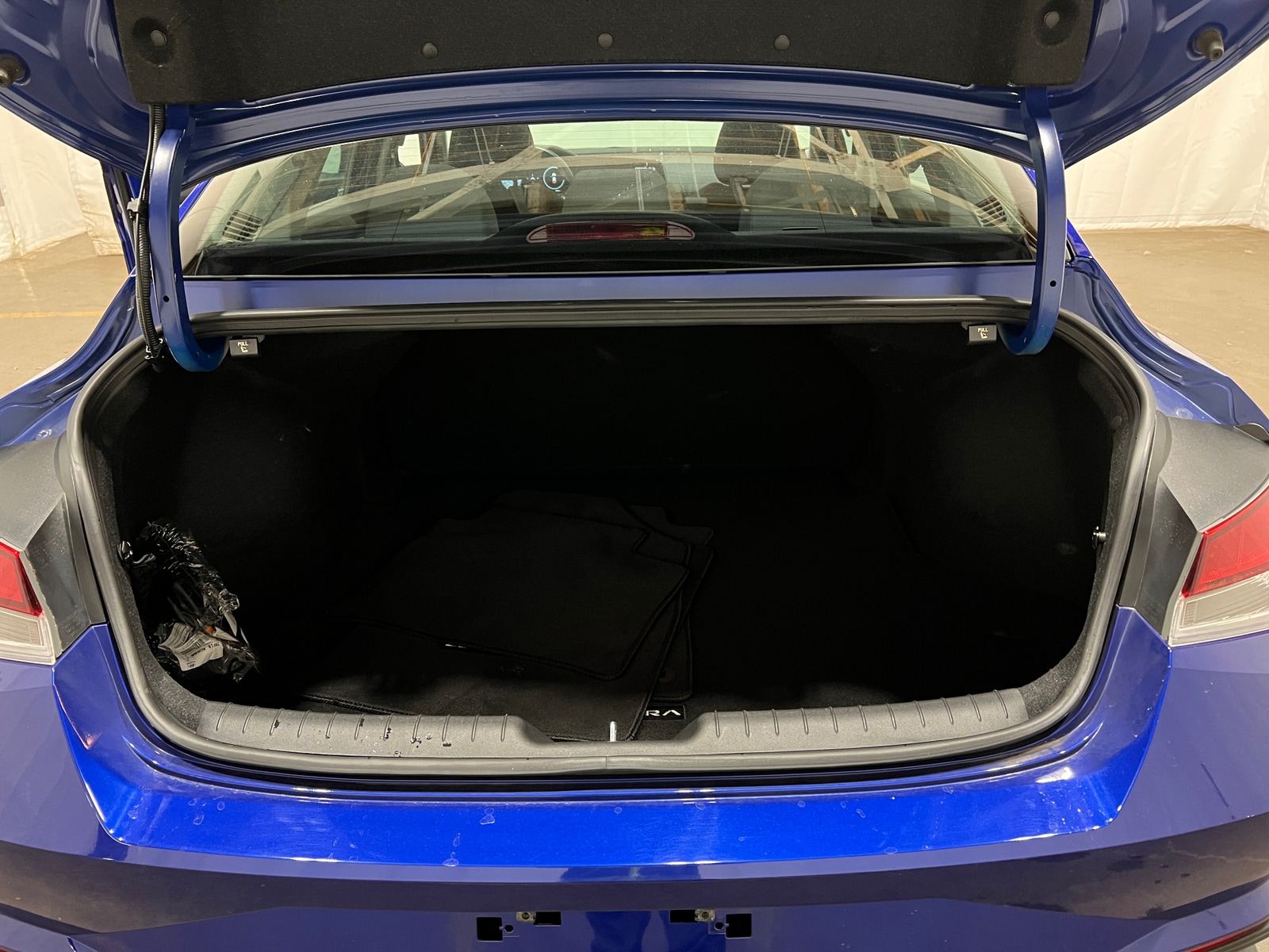 Thumbnail: 2023 Hyundai Elantra - 7