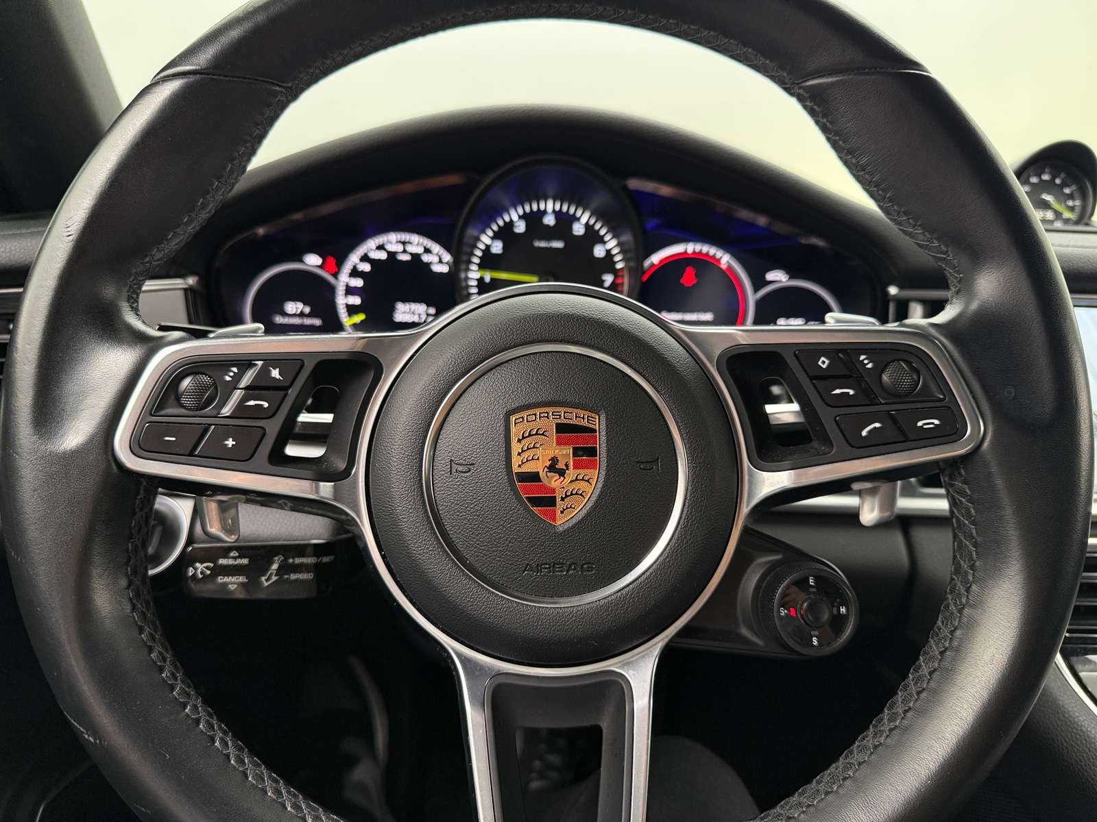 Thumbnail: 2019 Porsche Panamera - 4