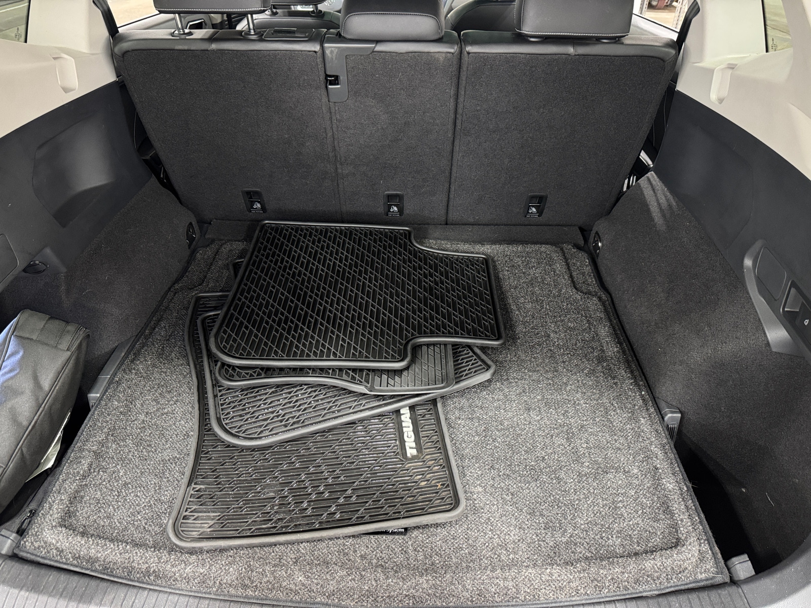 Thumbnail: 2022 Volkswagen Tiguan - 6