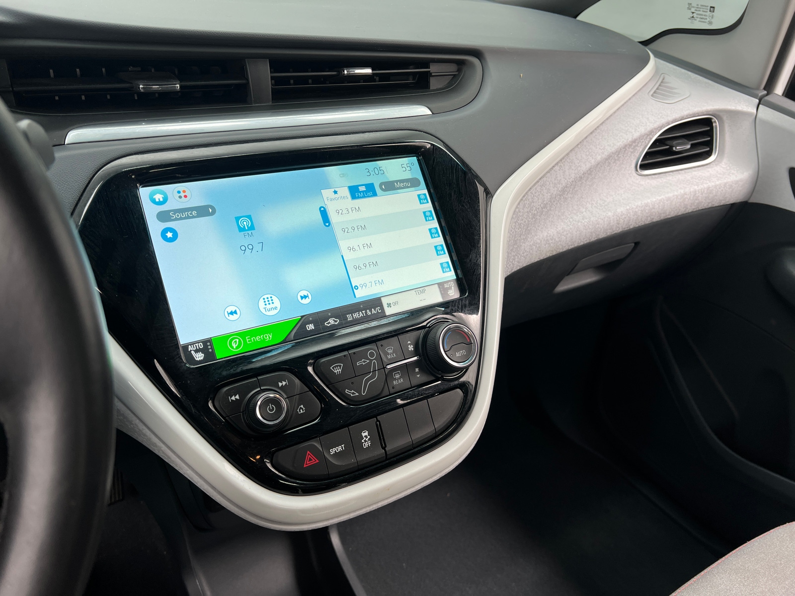 Thumbnail: 2017 Chevrolet Bolt EV - 4