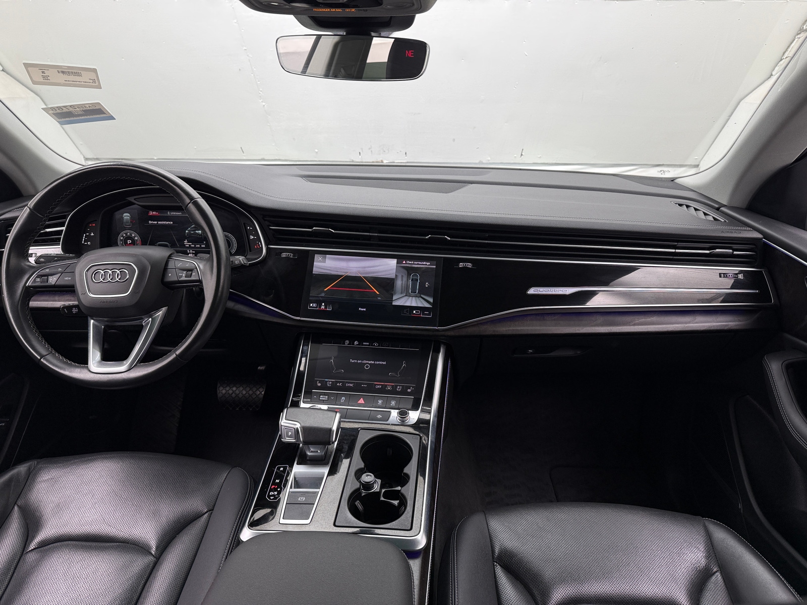 Thumbnail: 2023 Audi Q8 - 2