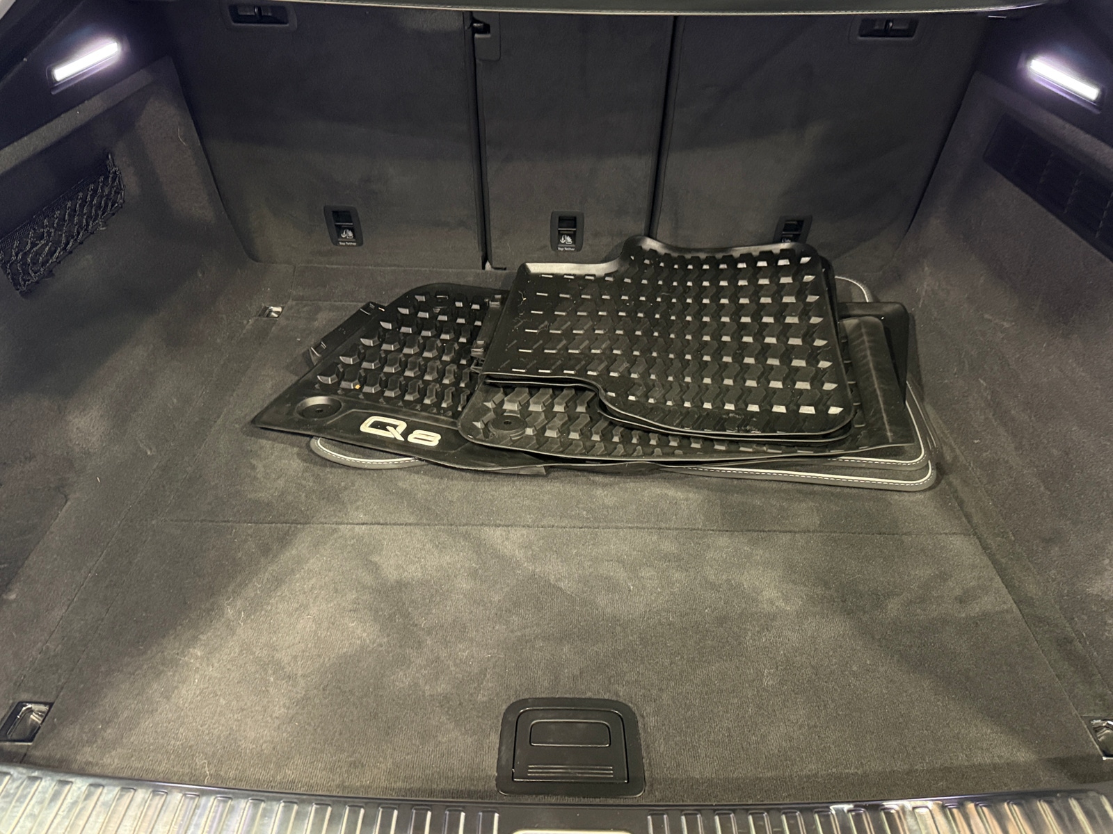 Thumbnail: 2023 Audi Q8 - 6