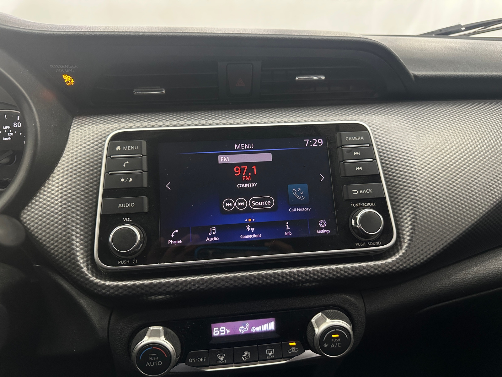 Thumbnail: 2019 Nissan Kicks - 4