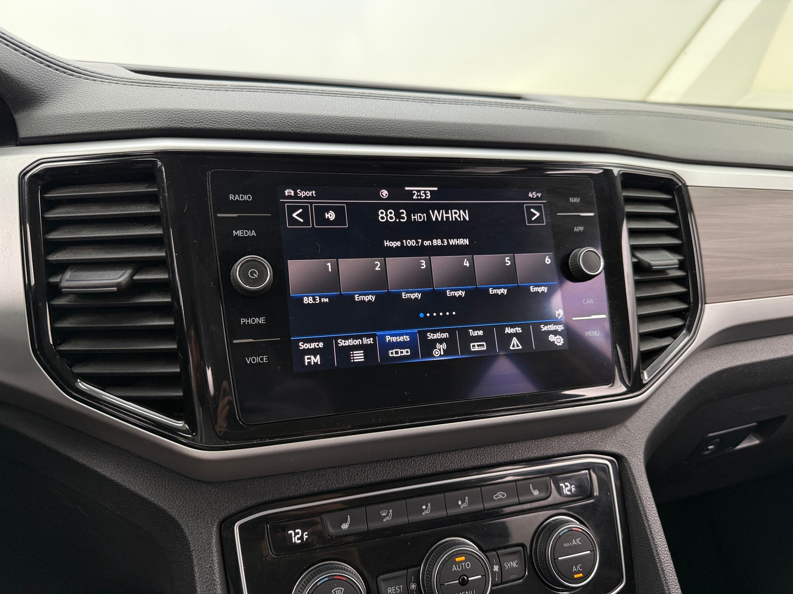 Thumbnail: 2021 Volkswagen Atlas - 3