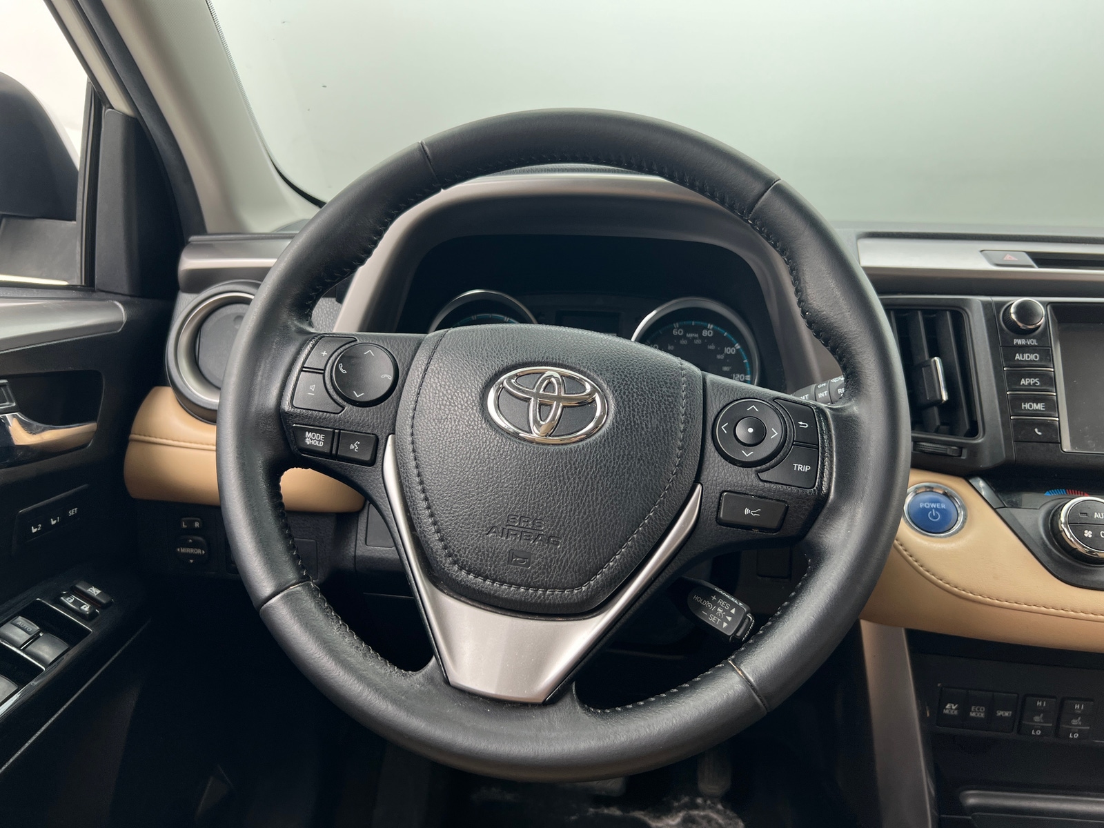 Thumbnail: 2017 Toyota RAV4 - 4