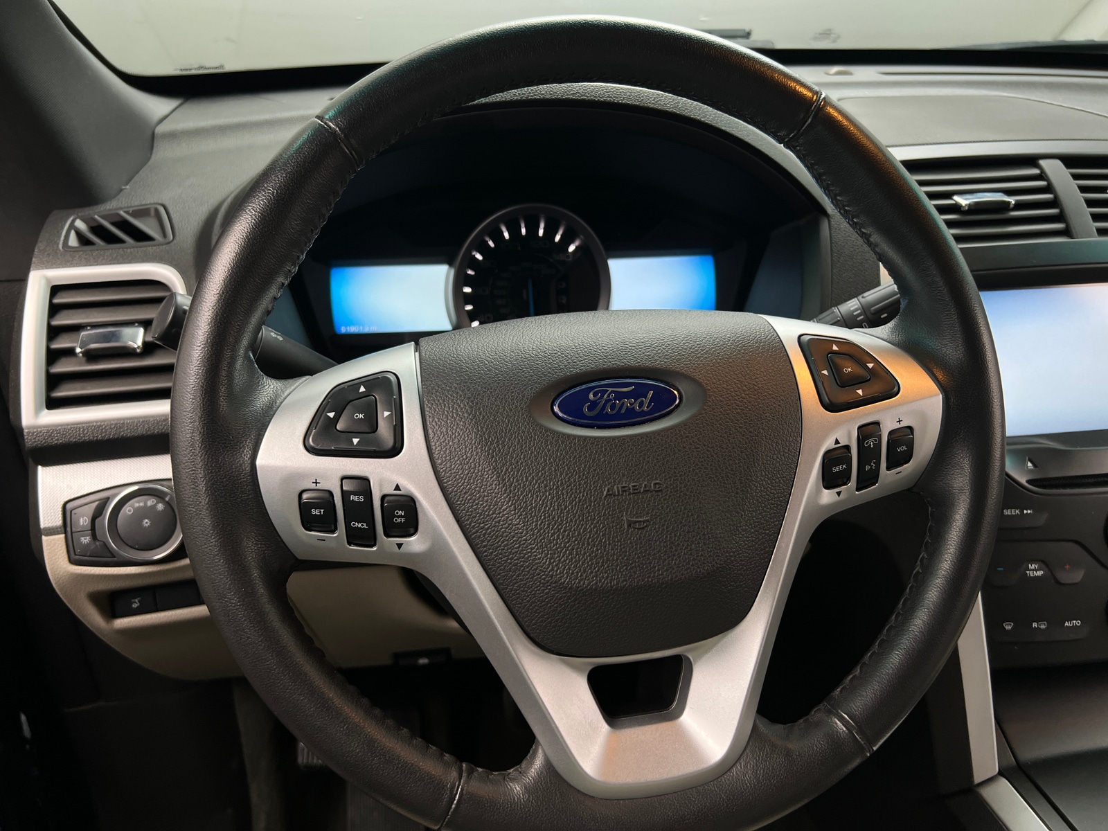 Thumbnail: 2014 Ford Explorer - 4