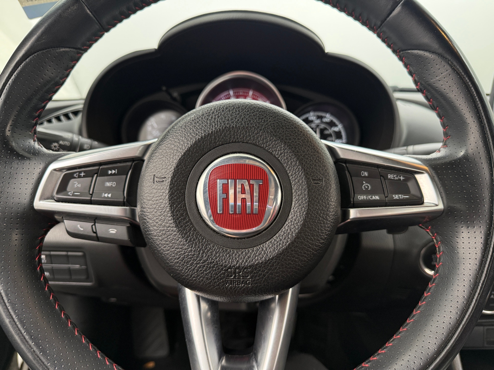 Thumbnail: 2018 Fiat 124 Spider - 4