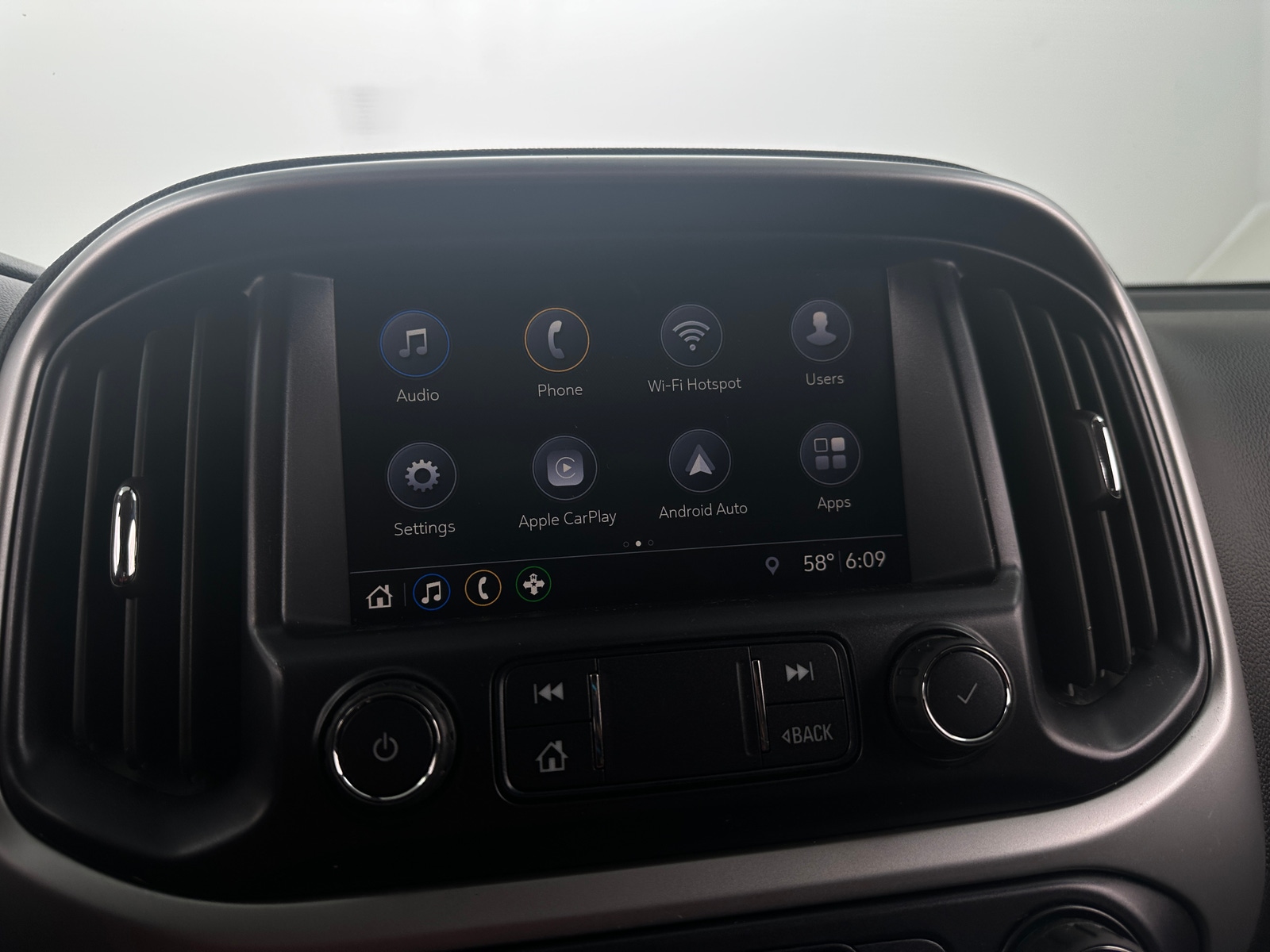 Thumbnail: 2019 Chevrolet Colorado - 4