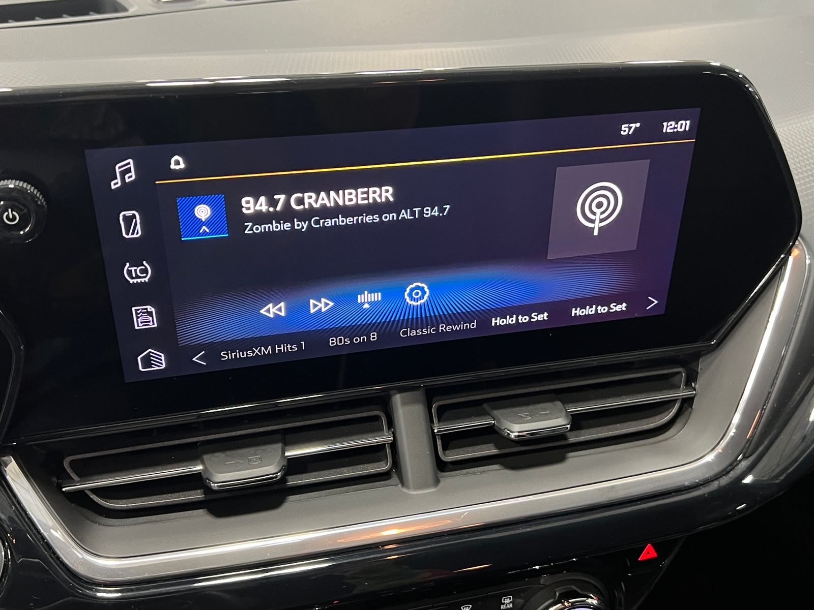 Thumbnail: 2025 Chevrolet Trax - 3