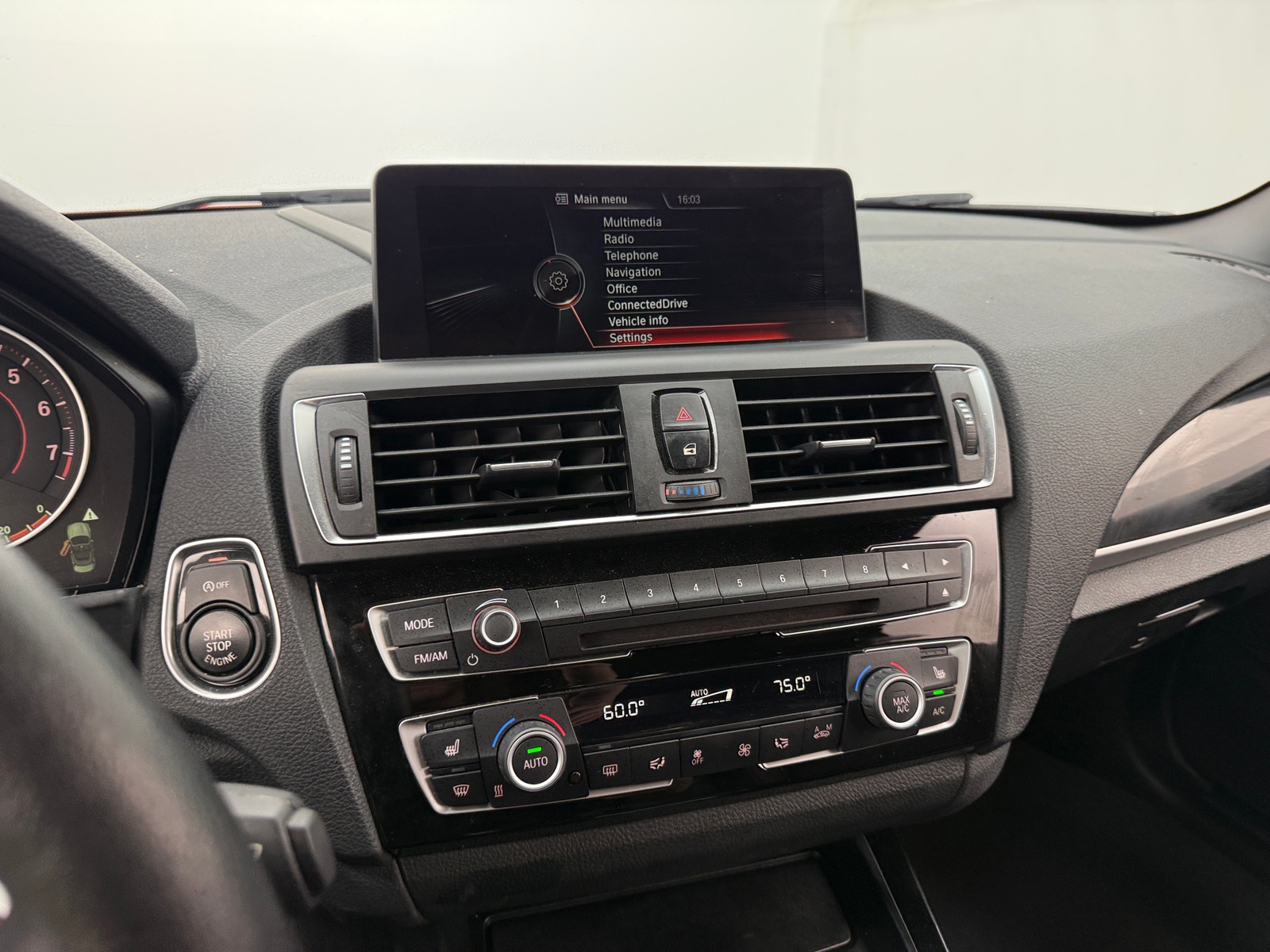 Thumbnail: 2016 BMW 2 Series - 3