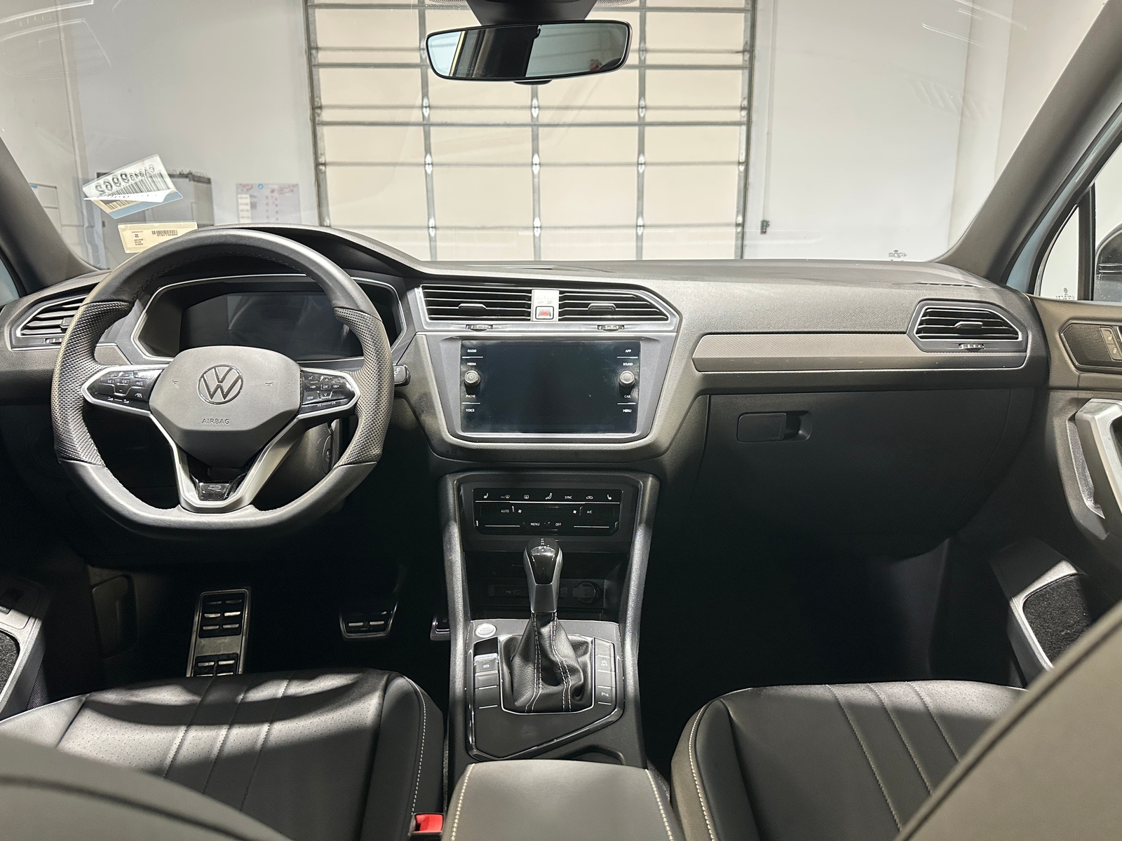 Thumbnail: 2024 Volkswagen Tiguan - 2