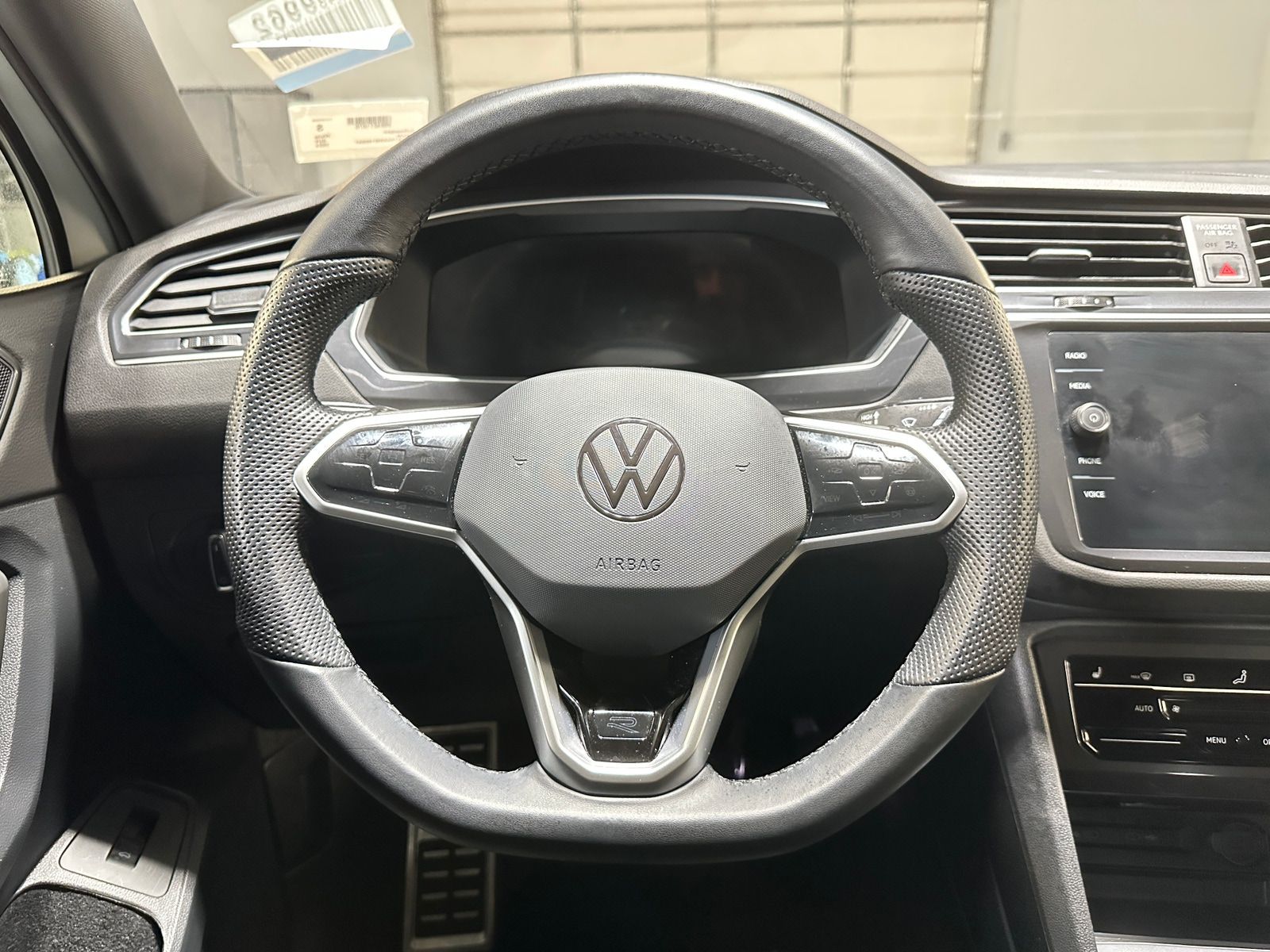 Thumbnail: 2024 Volkswagen Tiguan - 4