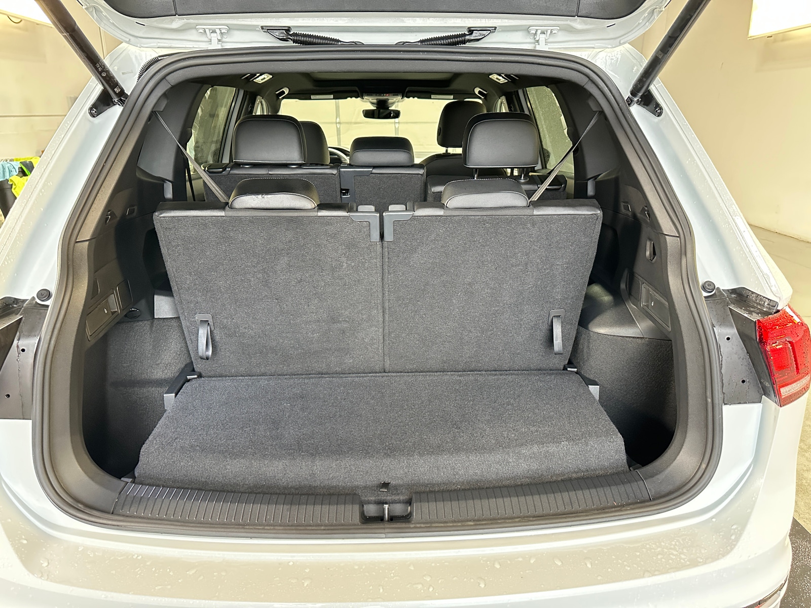 Thumbnail: 2024 Volkswagen Tiguan - 6