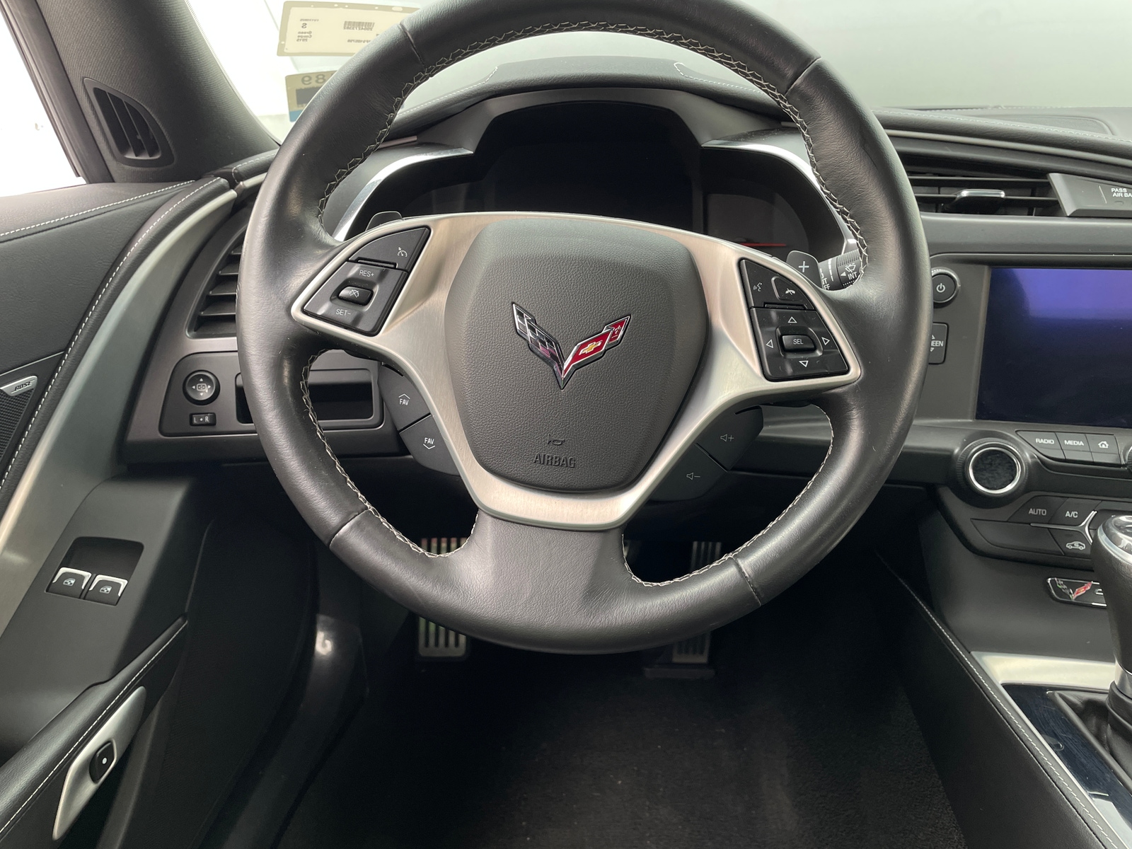 Thumbnail: 2015 Chevrolet Corvette - 3