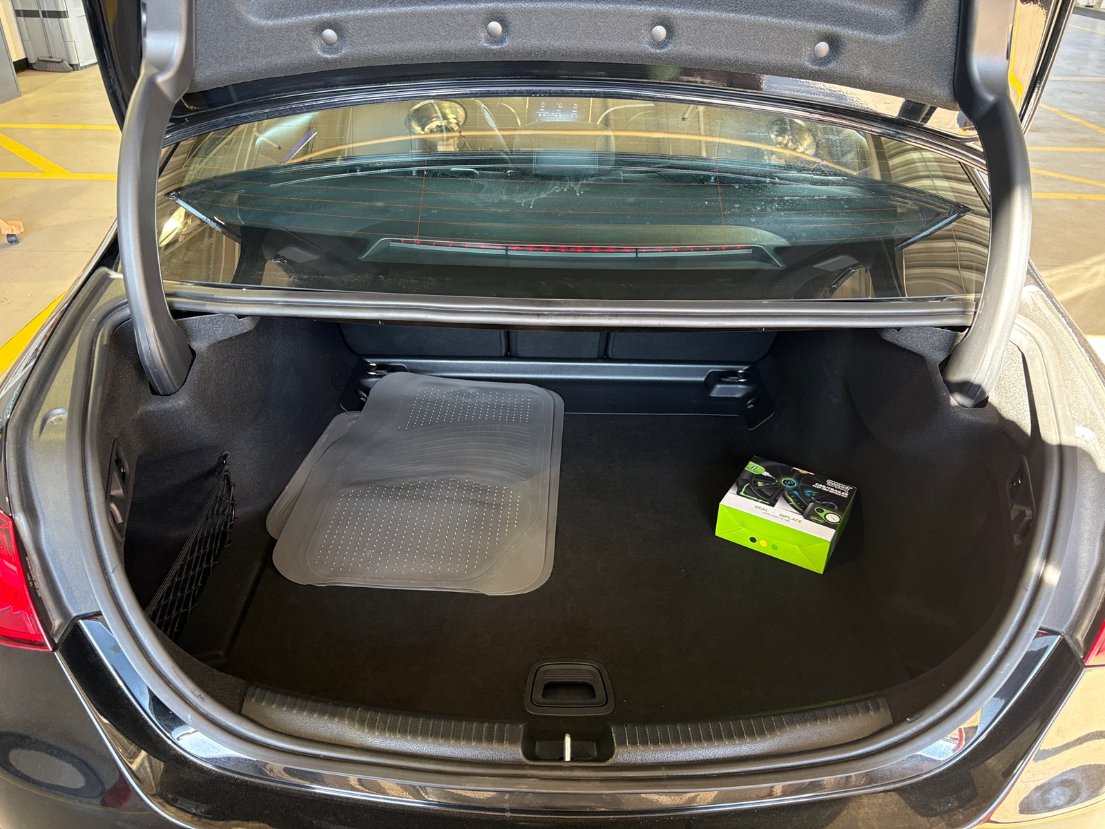 Thumbnail: 2024 Mercedes-Benz C-Class - 6