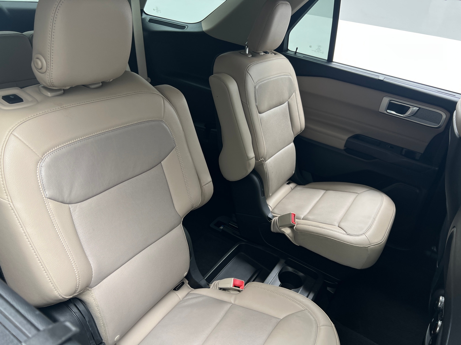 Thumbnail: 2020 Ford Explorer - 5