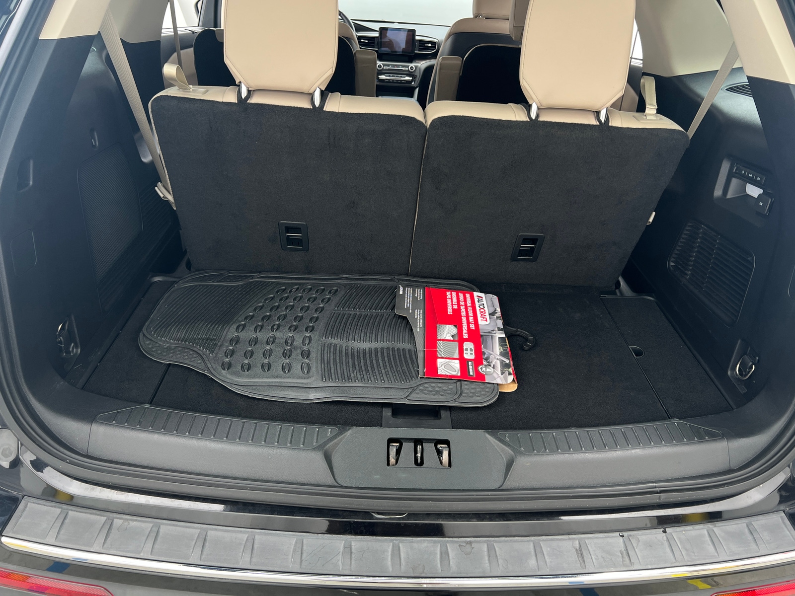 Thumbnail: 2020 Ford Explorer - 6