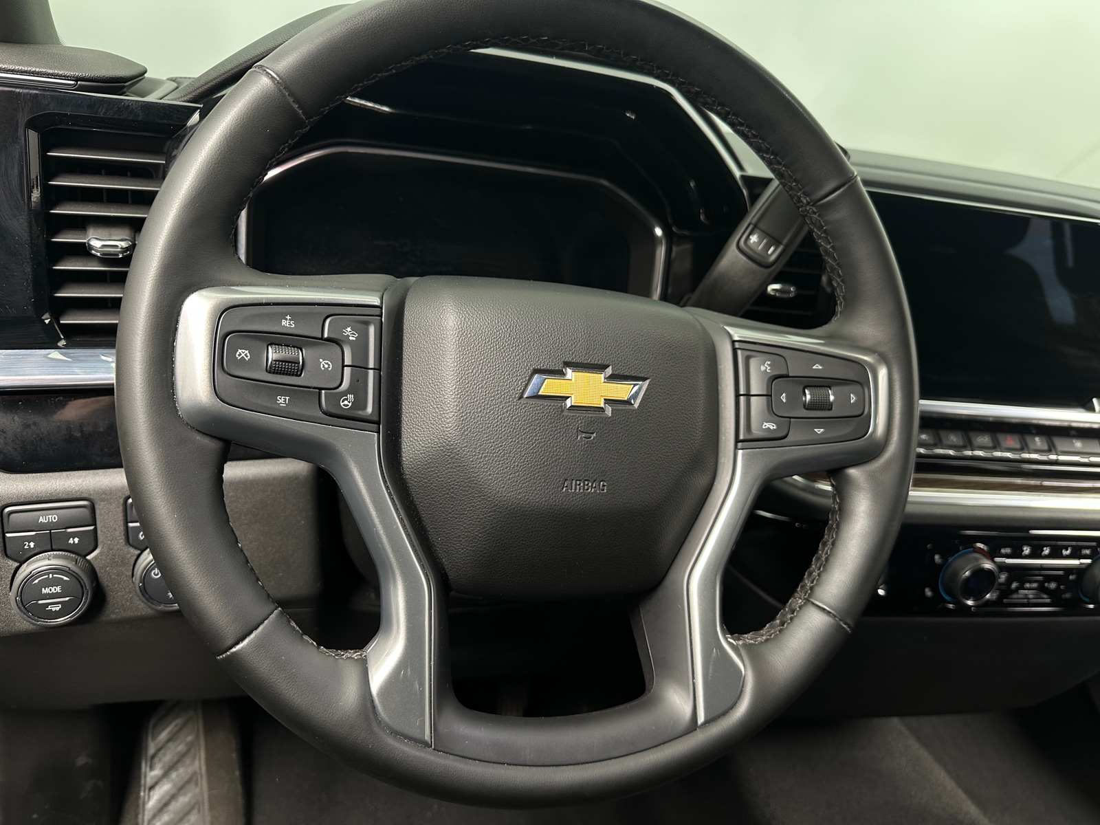 Thumbnail: 2024 Chevrolet Silverado 1500 - 5