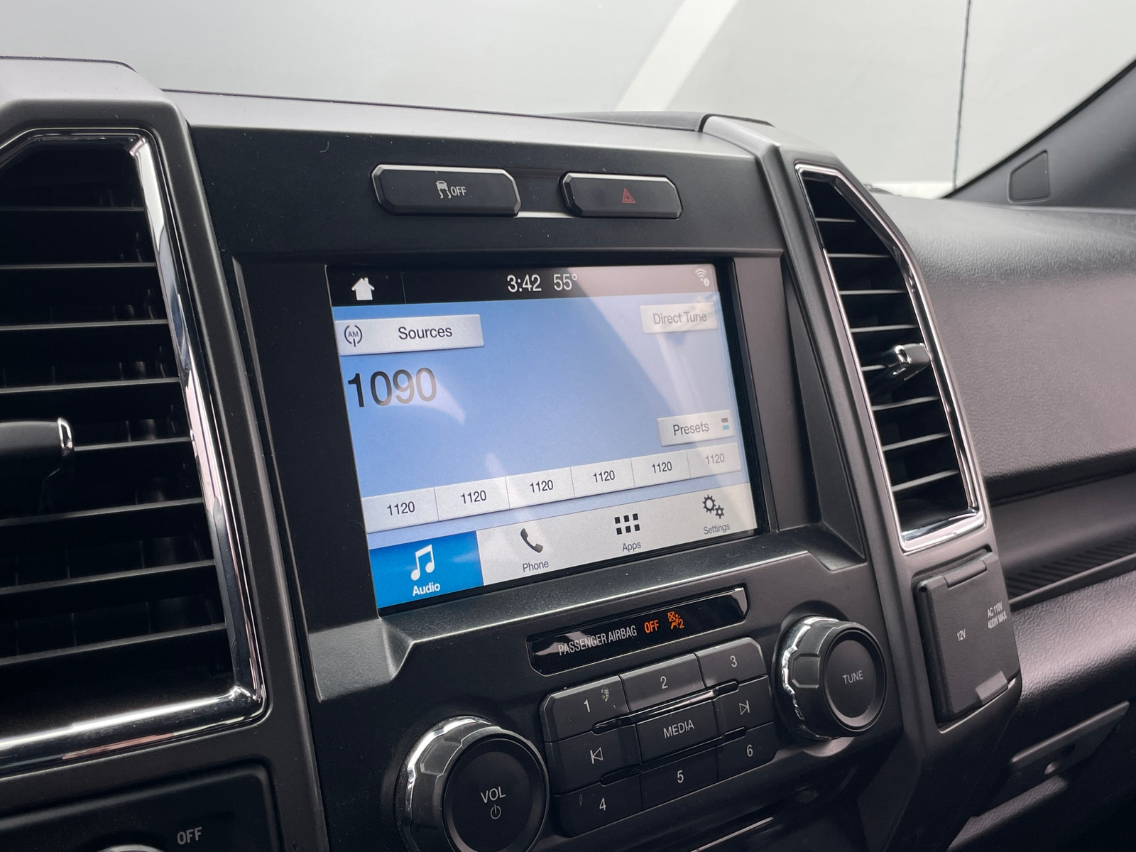 Thumbnail: 2017 Ford Econoline - 4