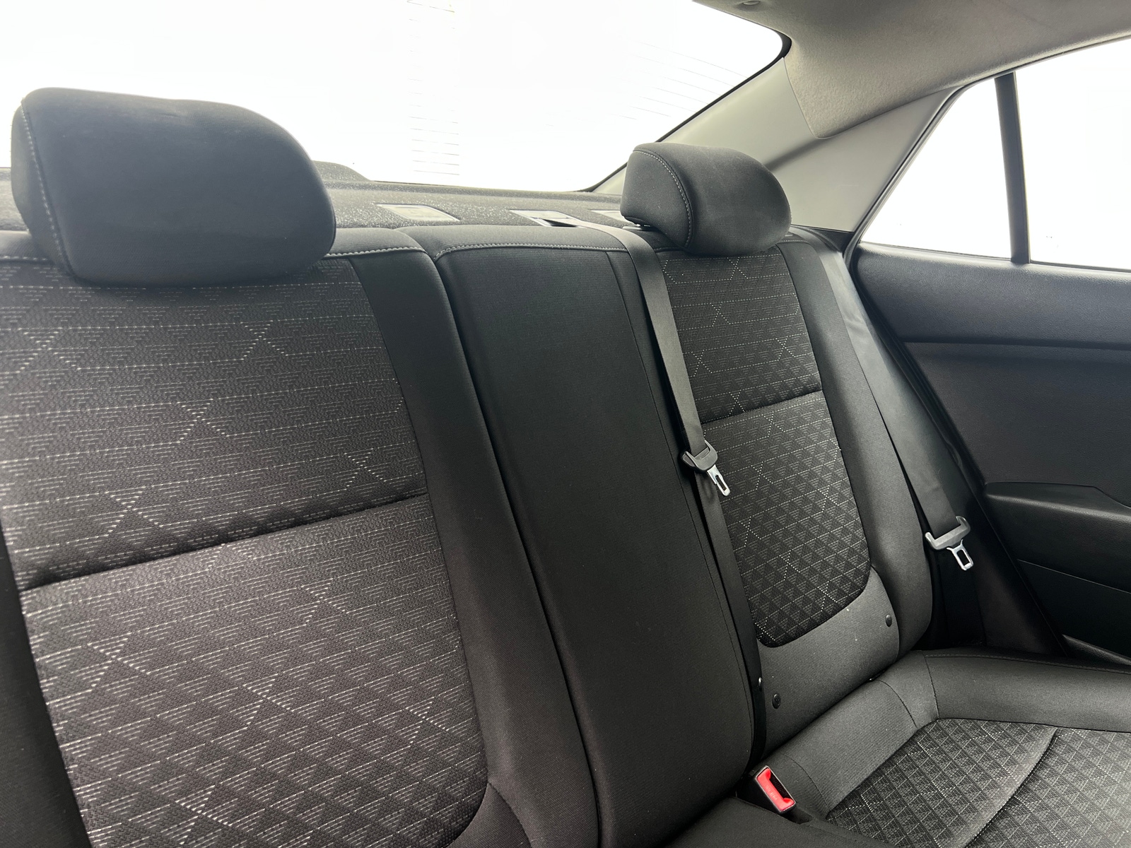 Thumbnail: 2019 Kia Rio - 6