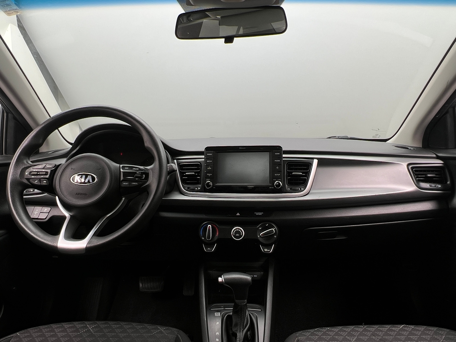 Thumbnail: 2019 Kia Rio - 3