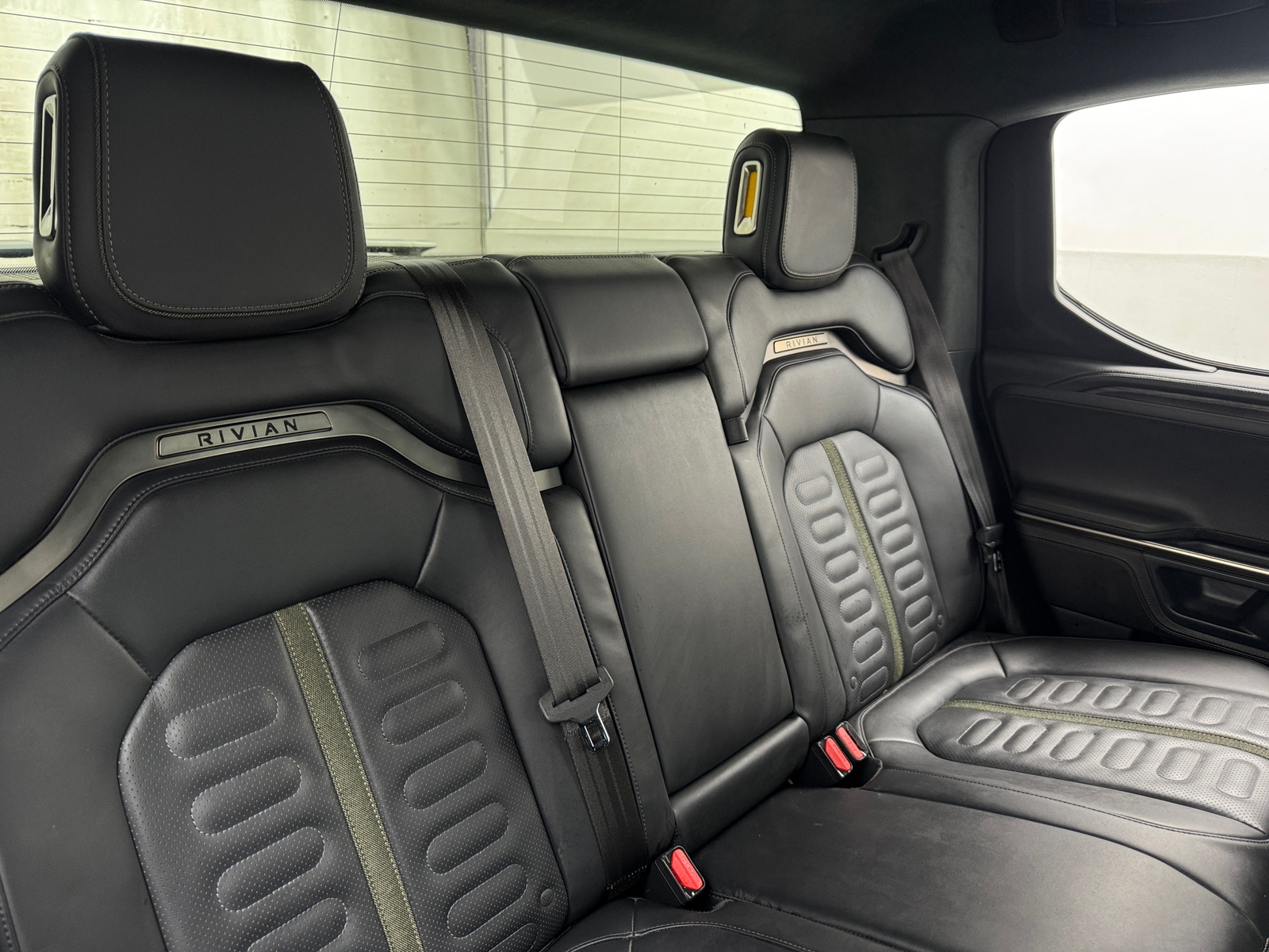 Thumbnail: 2022 Rivian R1T - 5