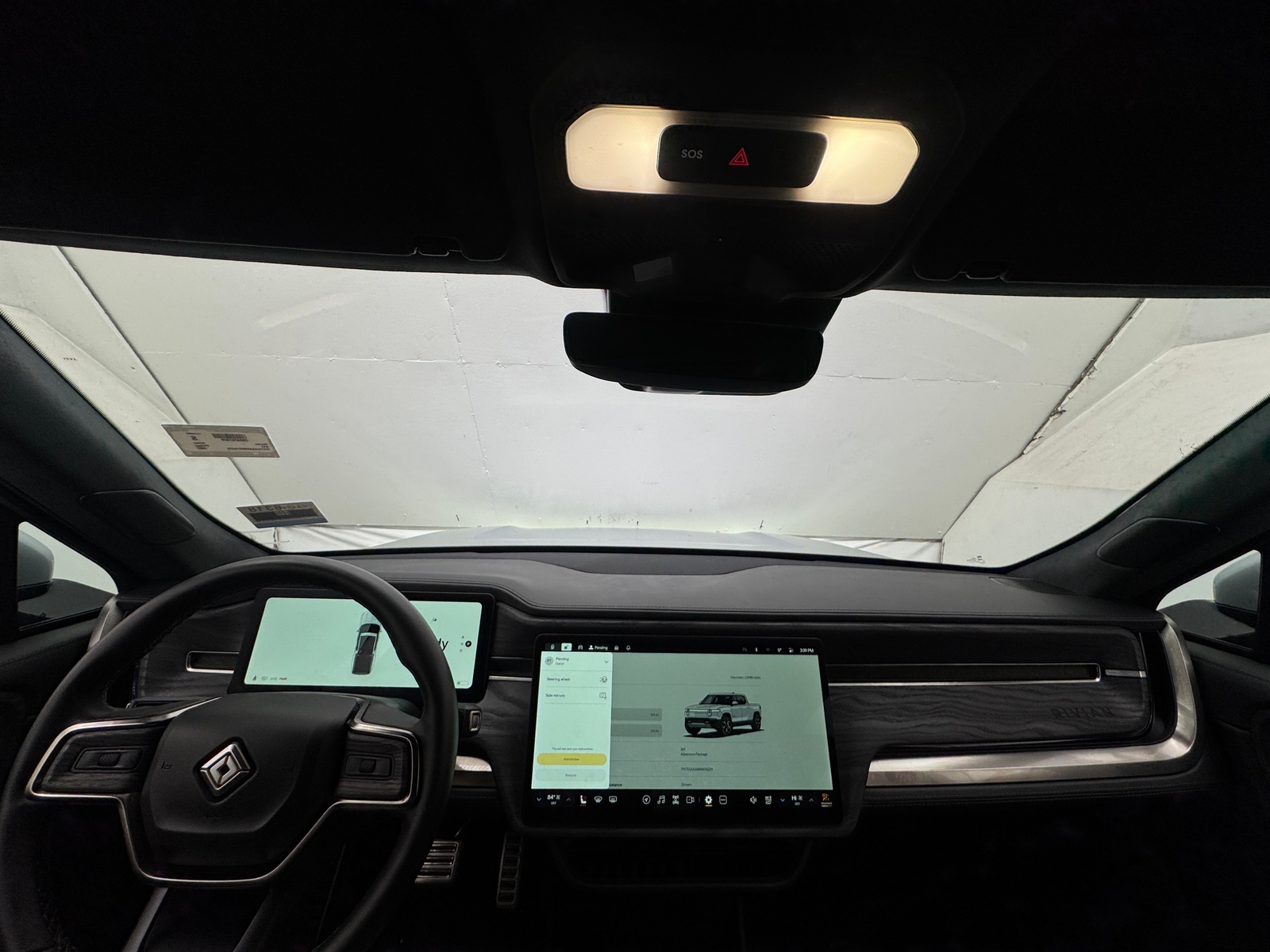 Thumbnail: 2022 Rivian R1T - 2