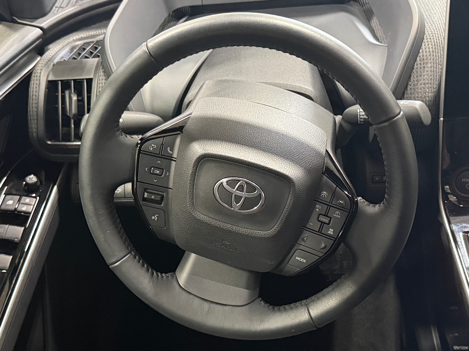 Thumbnail: 2024 Toyota bZ4X - 4