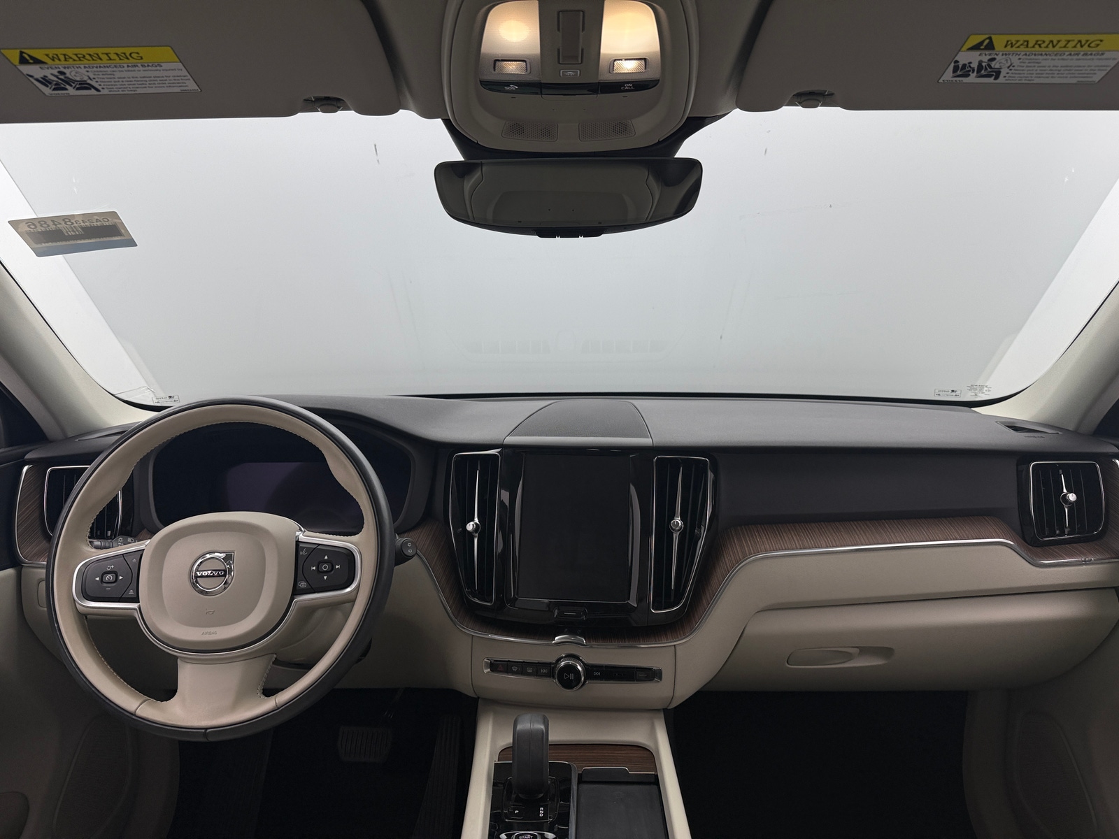 Thumbnail: 2022 Volvo XC60 - 3