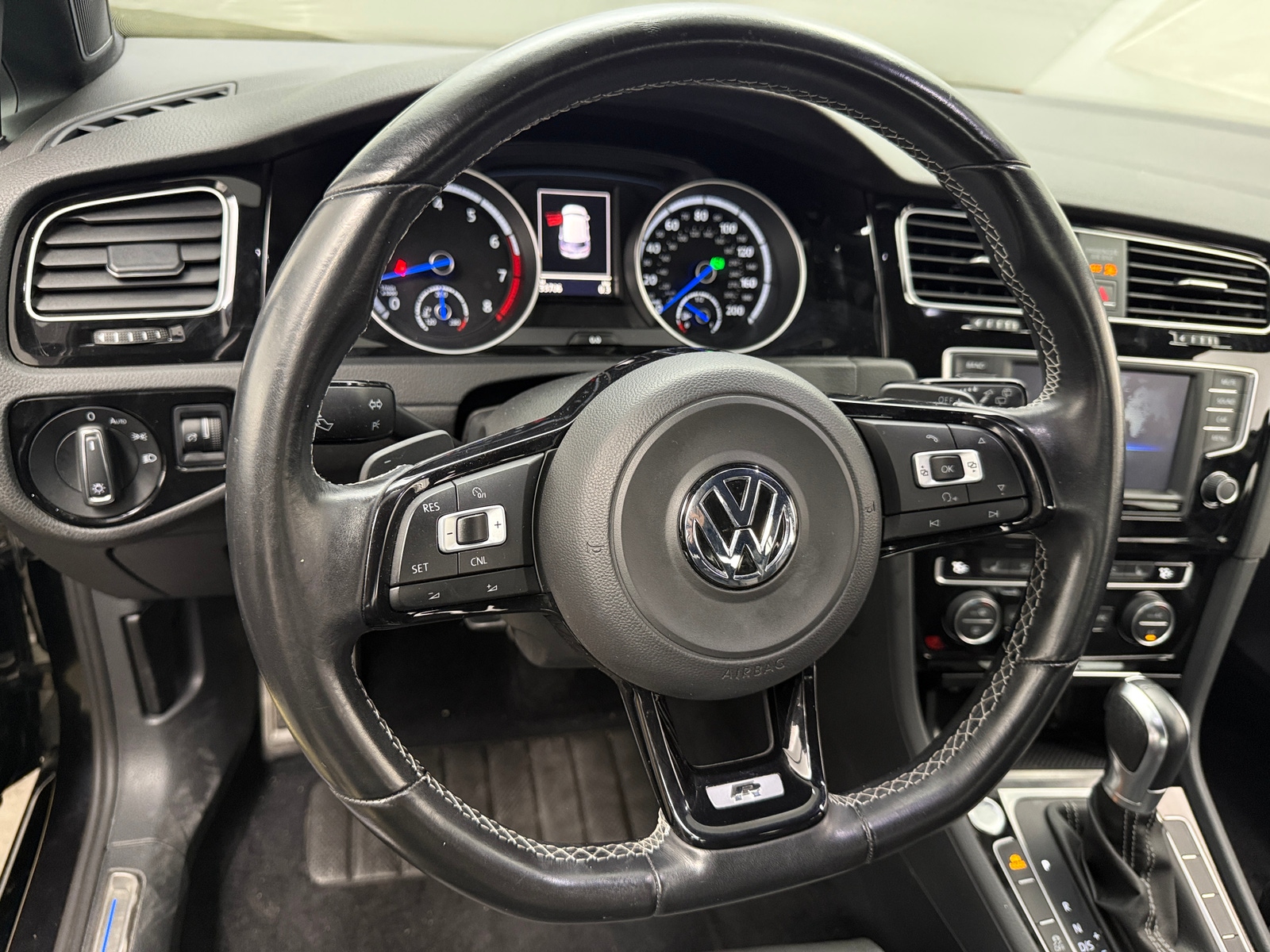 Thumbnail: 2016 Volkswagen Golf - 4