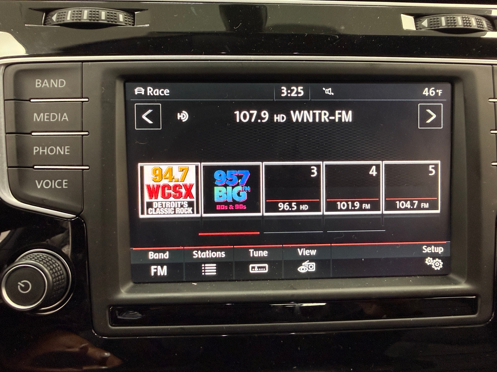 Thumbnail: 2016 Volkswagen Golf - 3