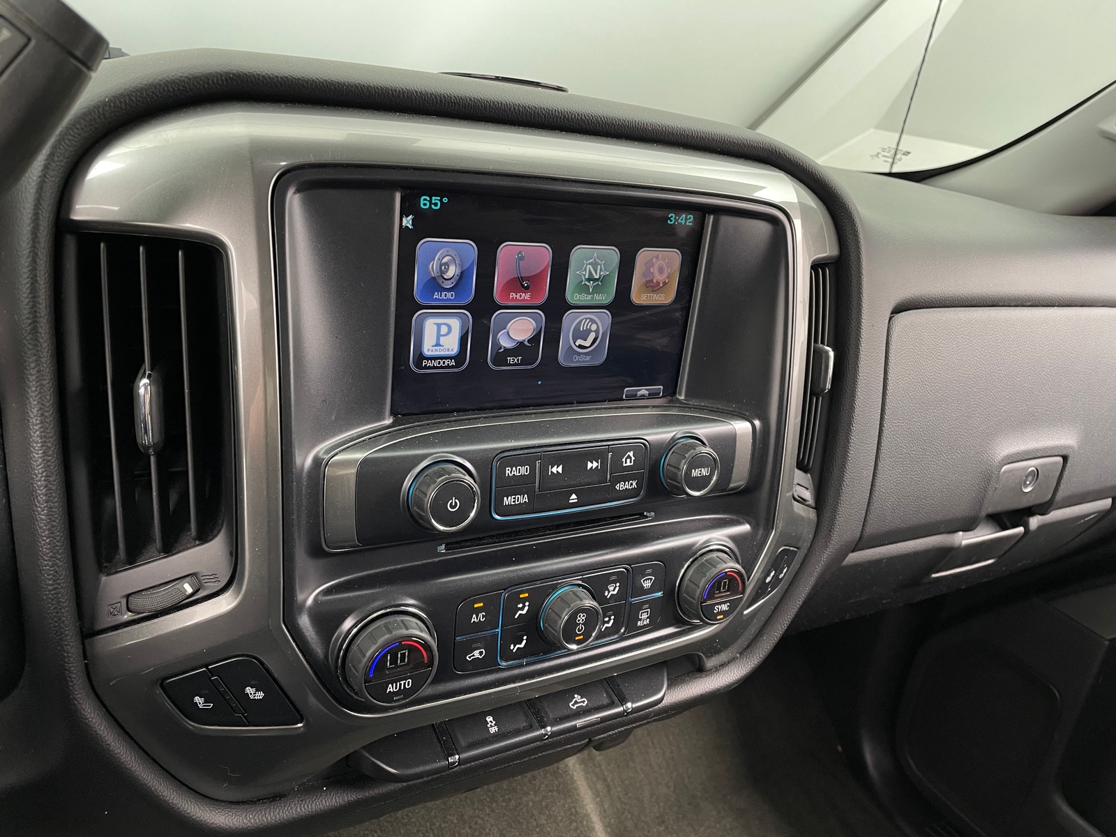 Thumbnail: 2016 Chevrolet Silverado 1500 - 3