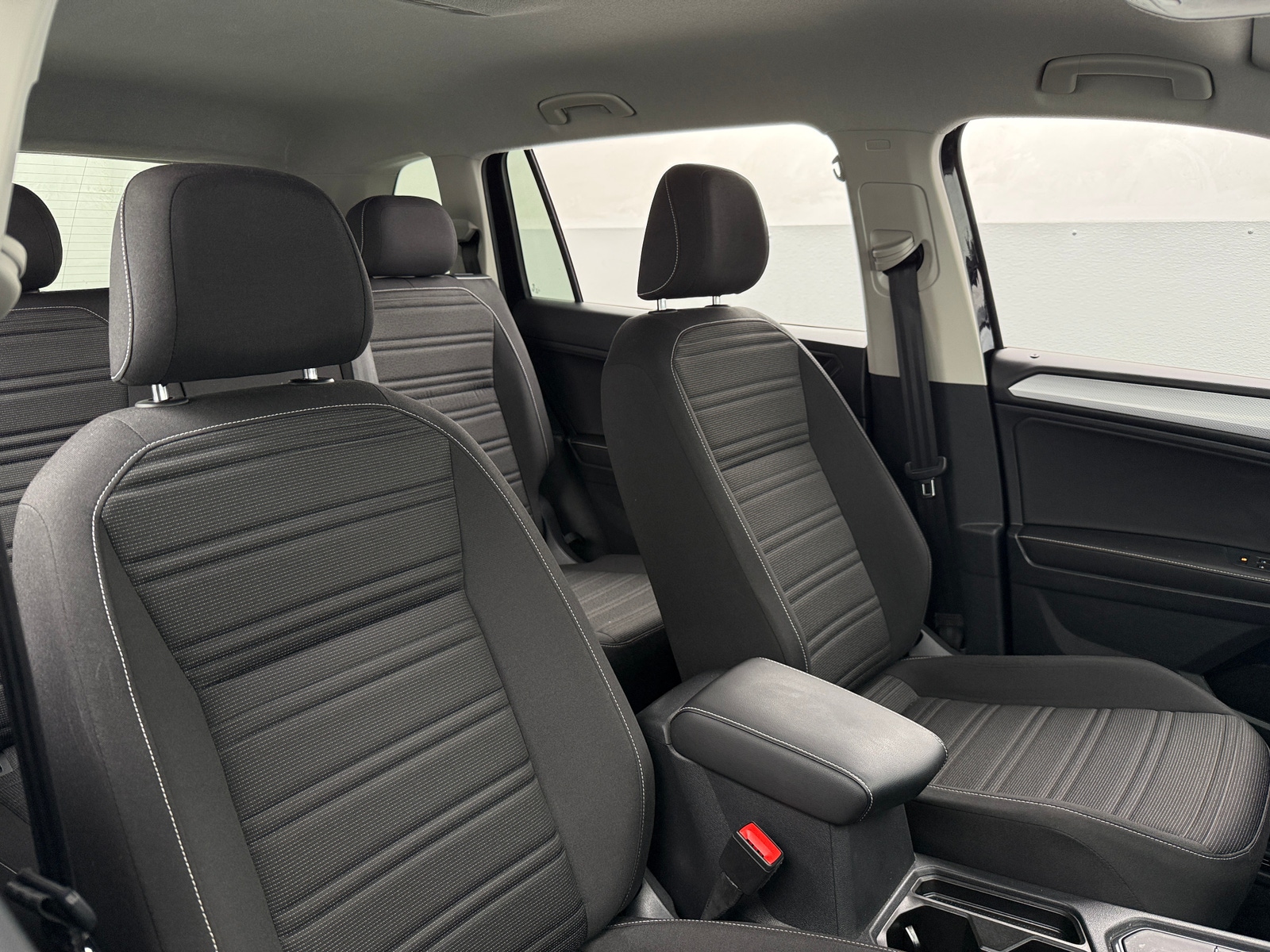 Thumbnail: 2022 Volkswagen Tiguan - 2