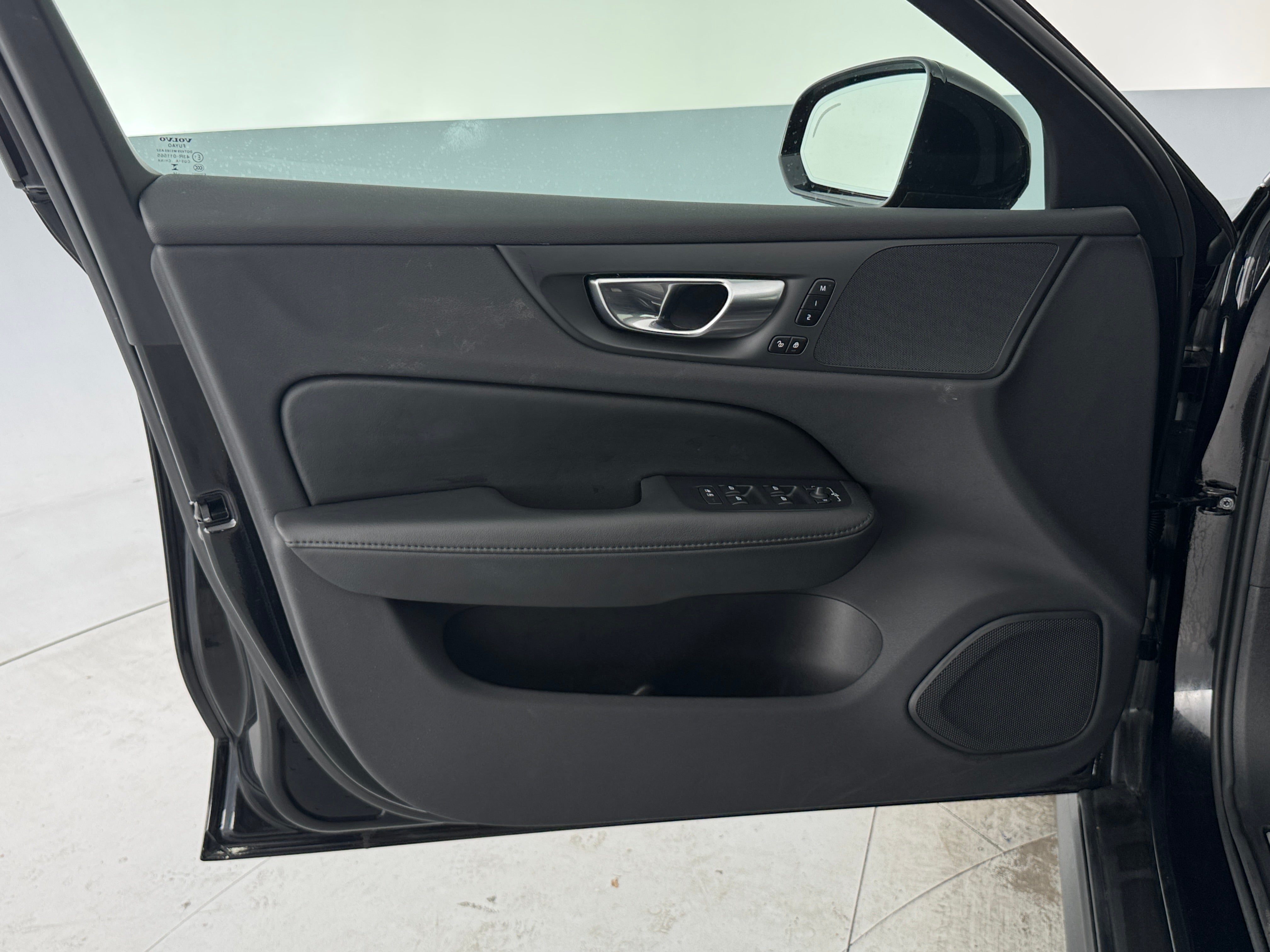 2025 Volvo V60 Cross Country