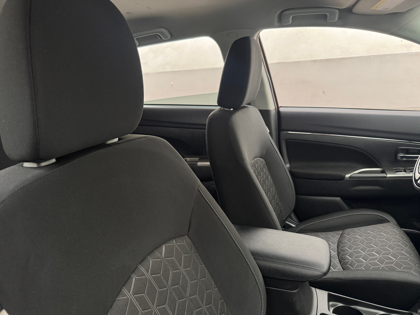 Thumbnail: 2020 Mitsubishi Outlander Sport - 2