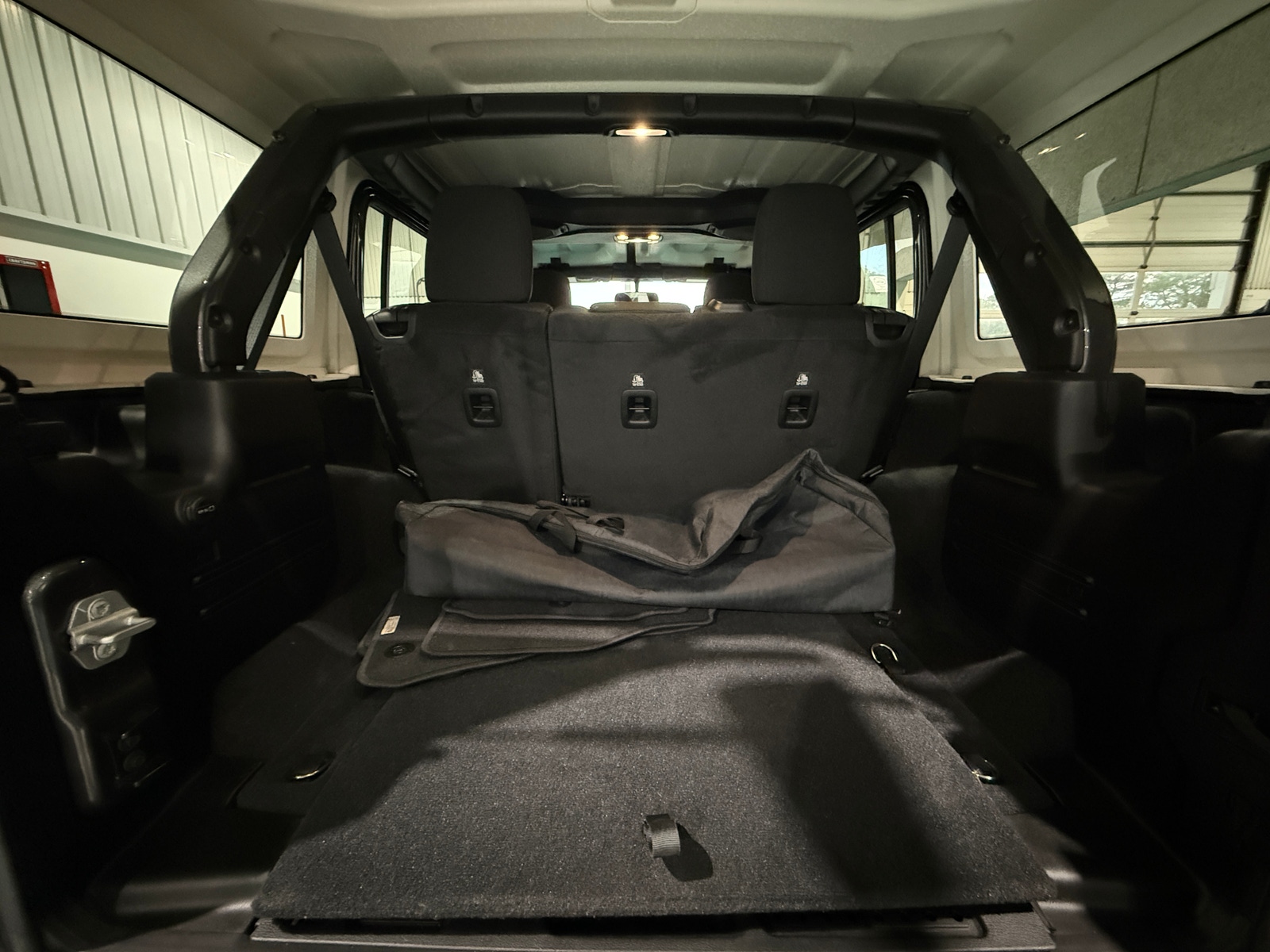 Thumbnail: 2019 Jeep Wrangler - 7