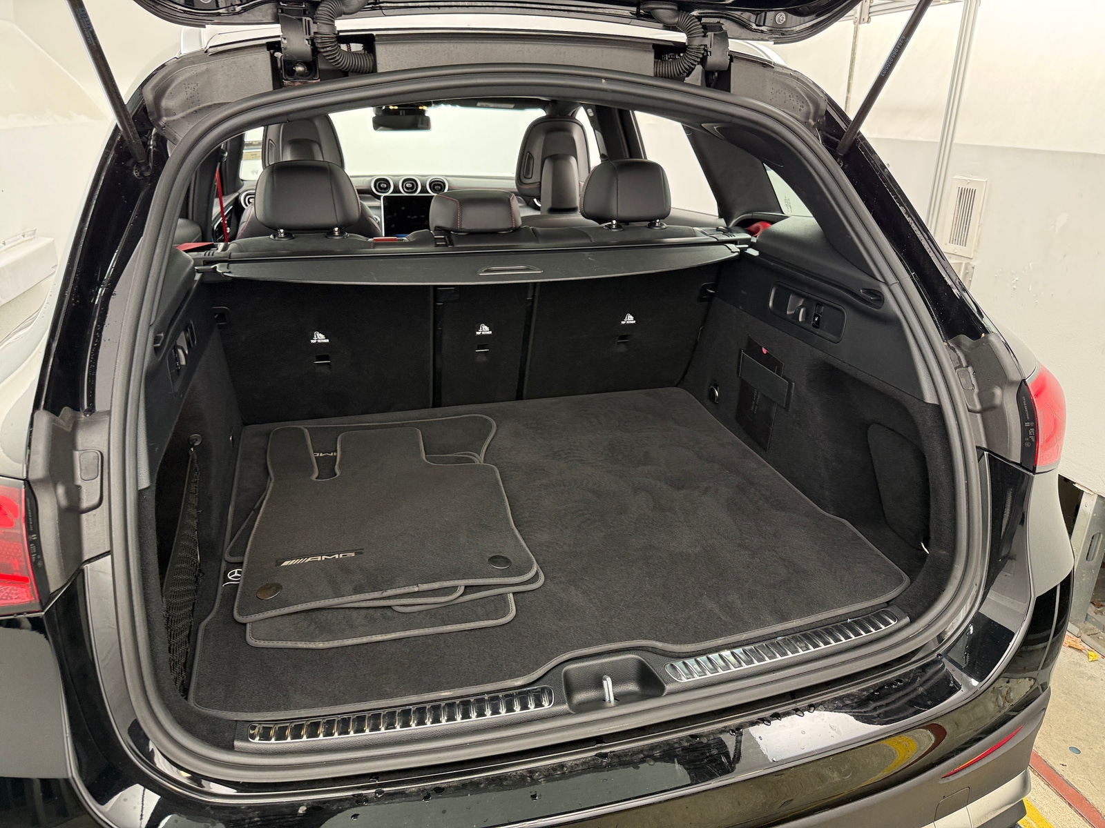 Thumbnail: 2025 Mercedes-Benz GLC - 6