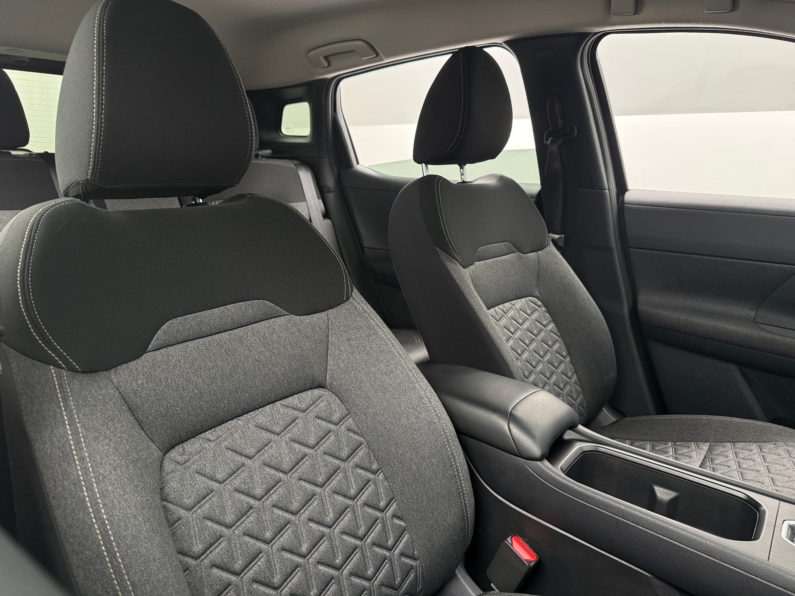 Thumbnail: 2025 Nissan Kicks - 2