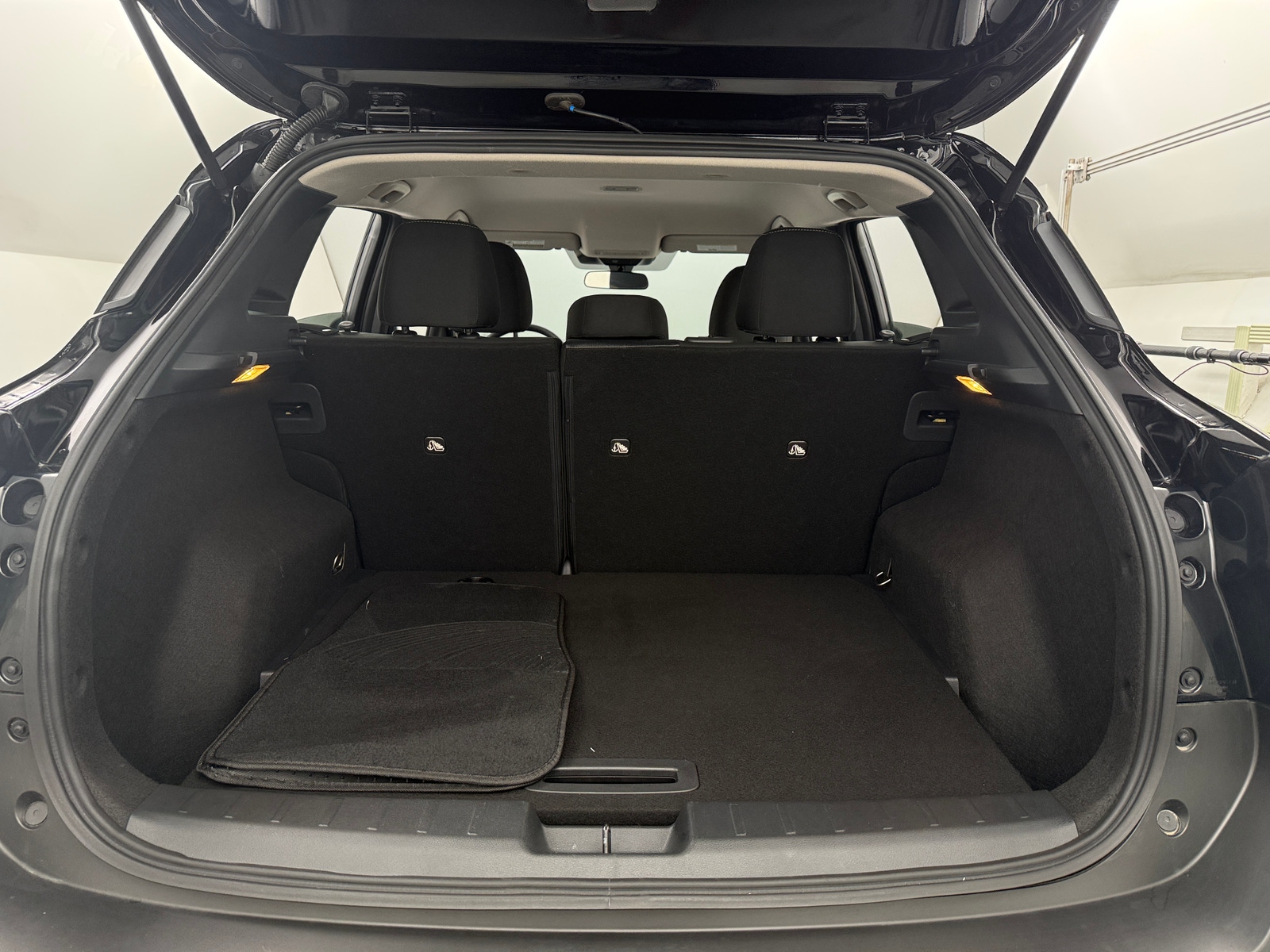 Thumbnail: 2025 Nissan Kicks - 7